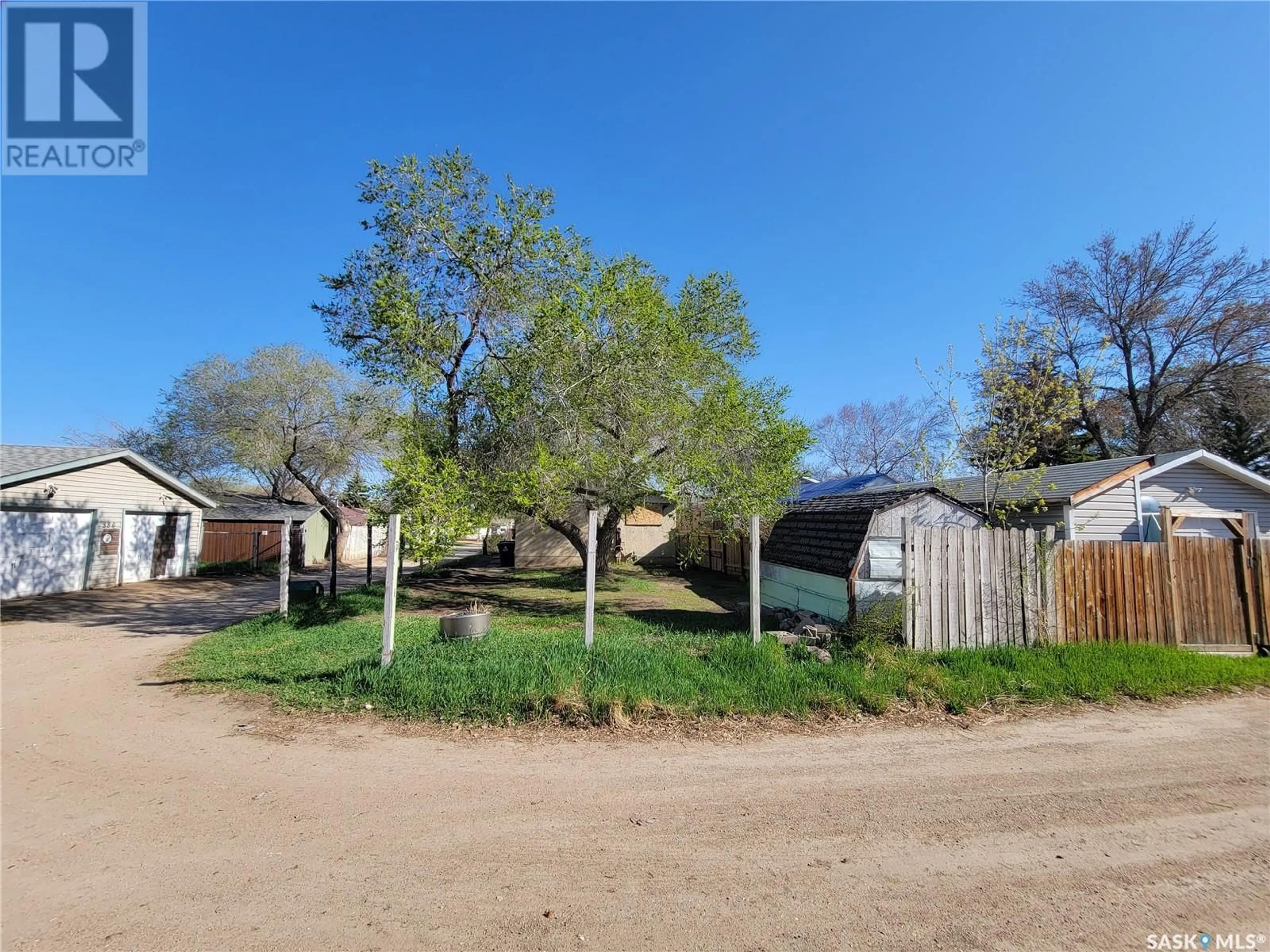 A pic from outside/outdoor area/front of a property/back of a property/a pic from drone, street for 3243 MASSEY DRIVE, Saskatoon Saskatchewan S7L4L5