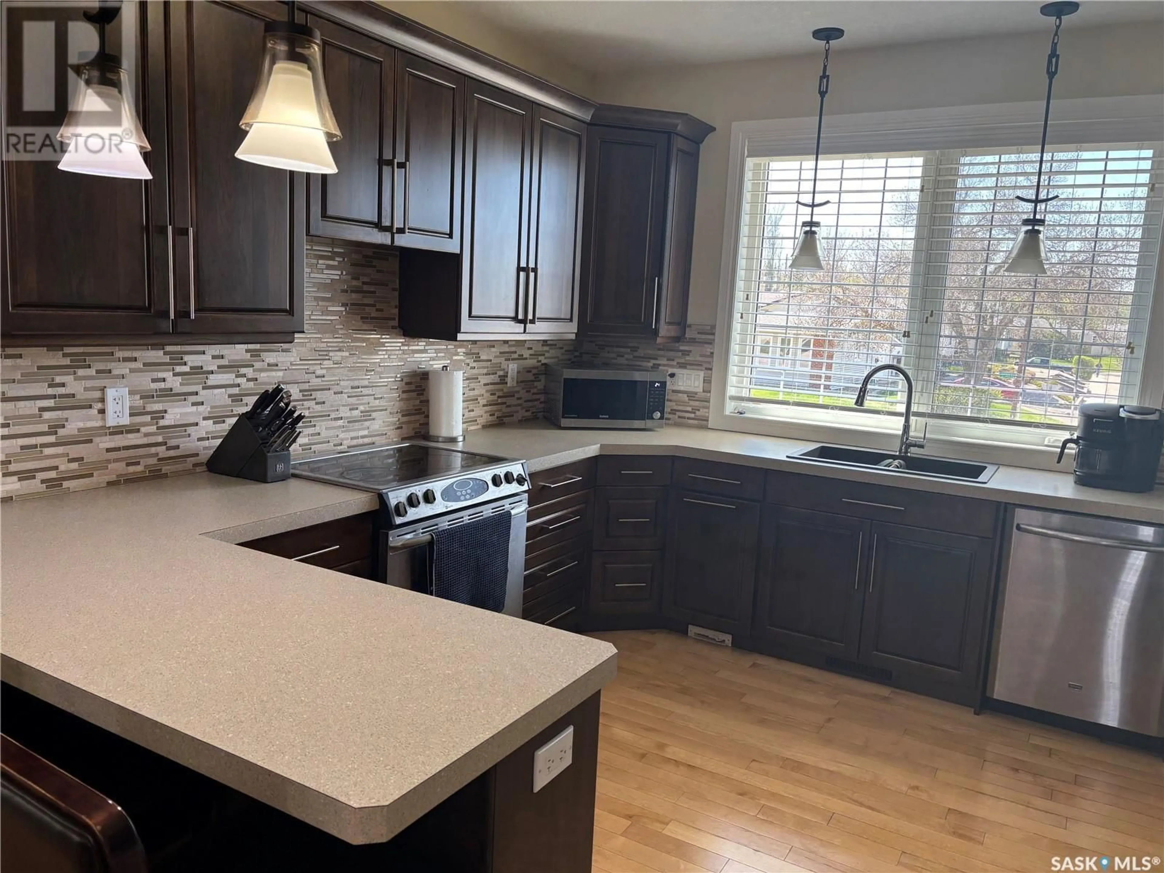 Open concept kitchen, unknown for 635 4TH AVENUE, Swift Current Saskatchewan S9H0Y7