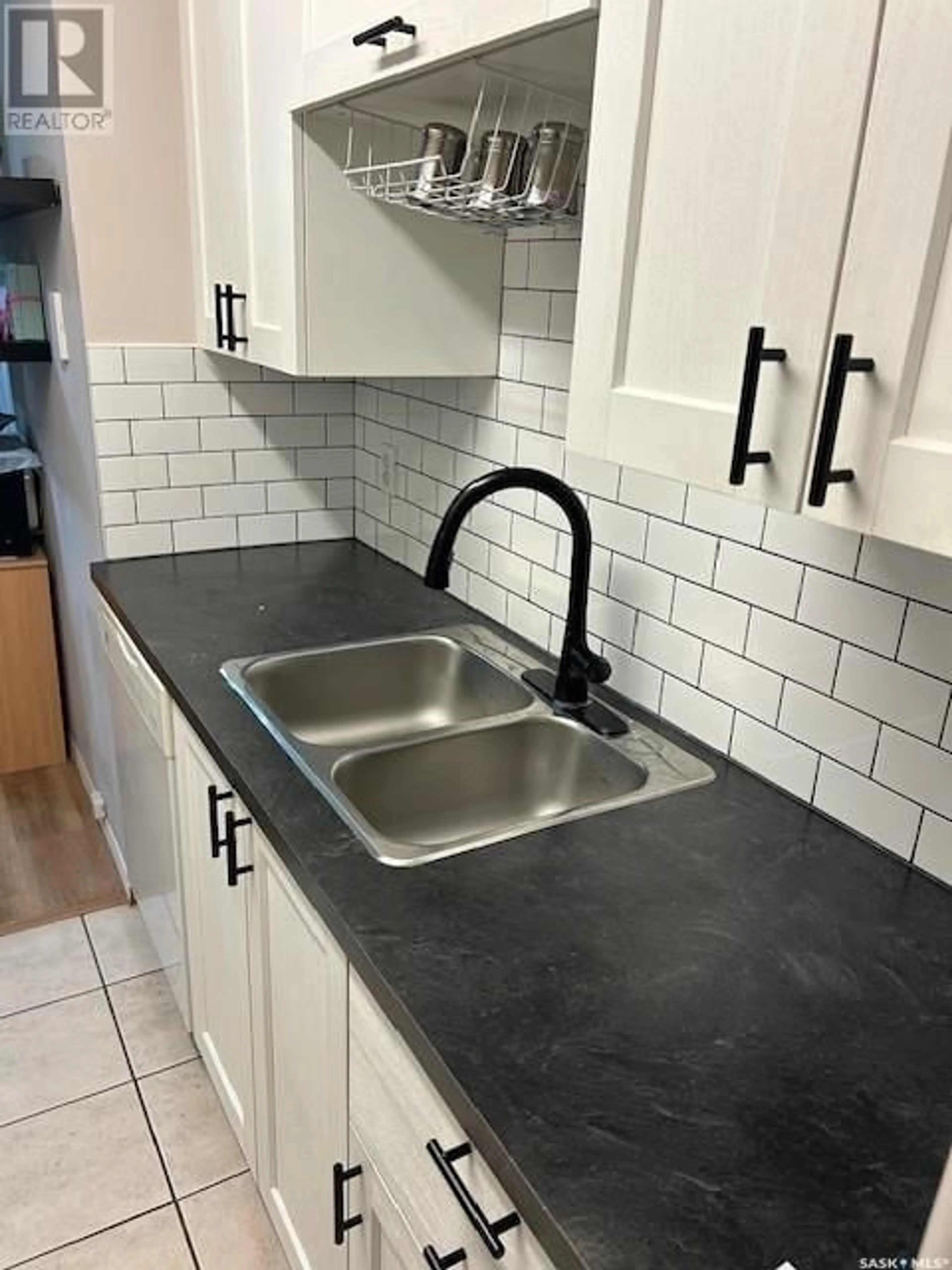 Standard kitchen, ceramic/tile floor for E - 1211 425 115TH STREET, Saskatoon Saskatchewan S7N2E5