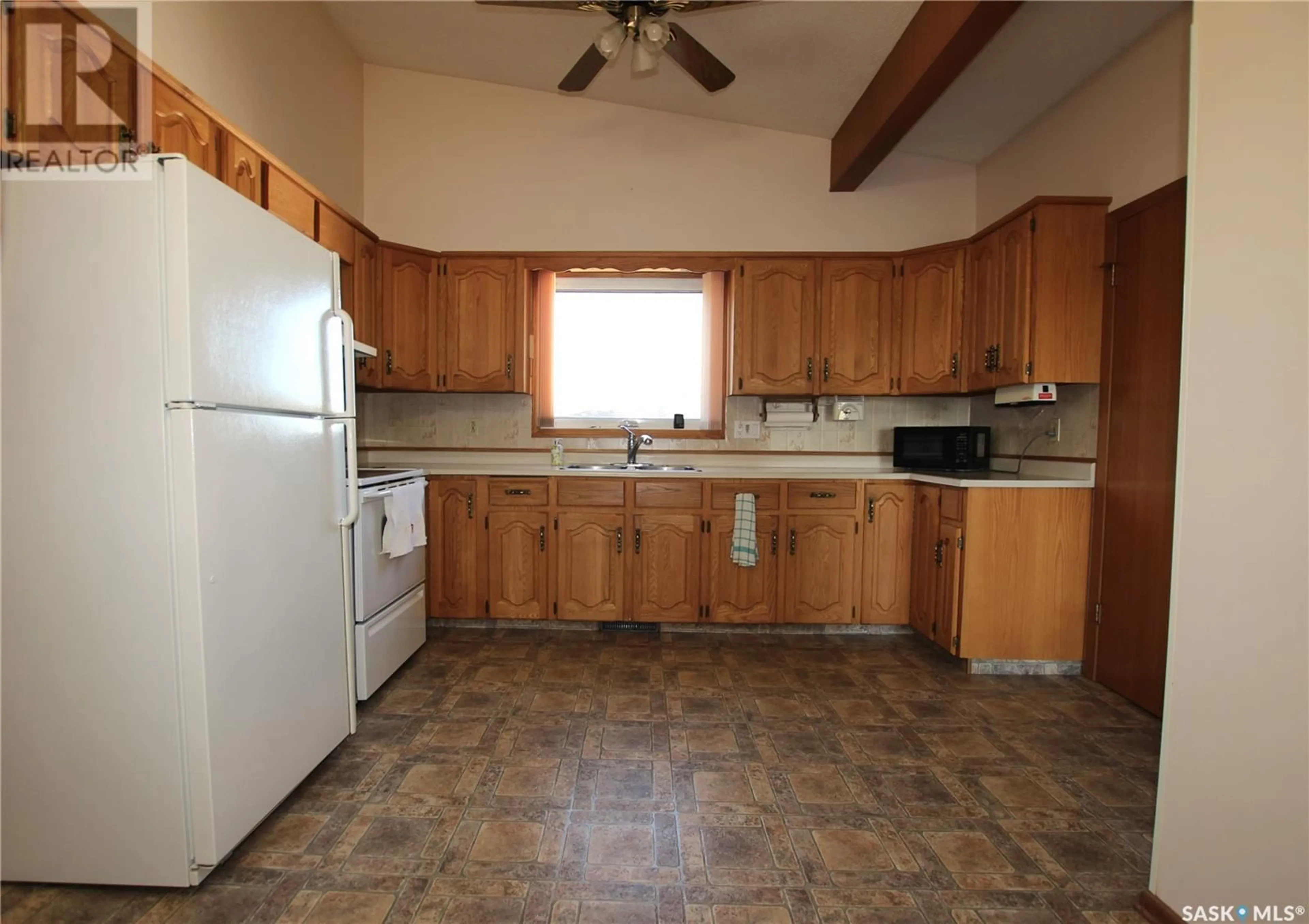 Standard kitchen, unknown for 467 MOUNTVIEW ROAD, Yorkton Saskatchewan S3N2L2