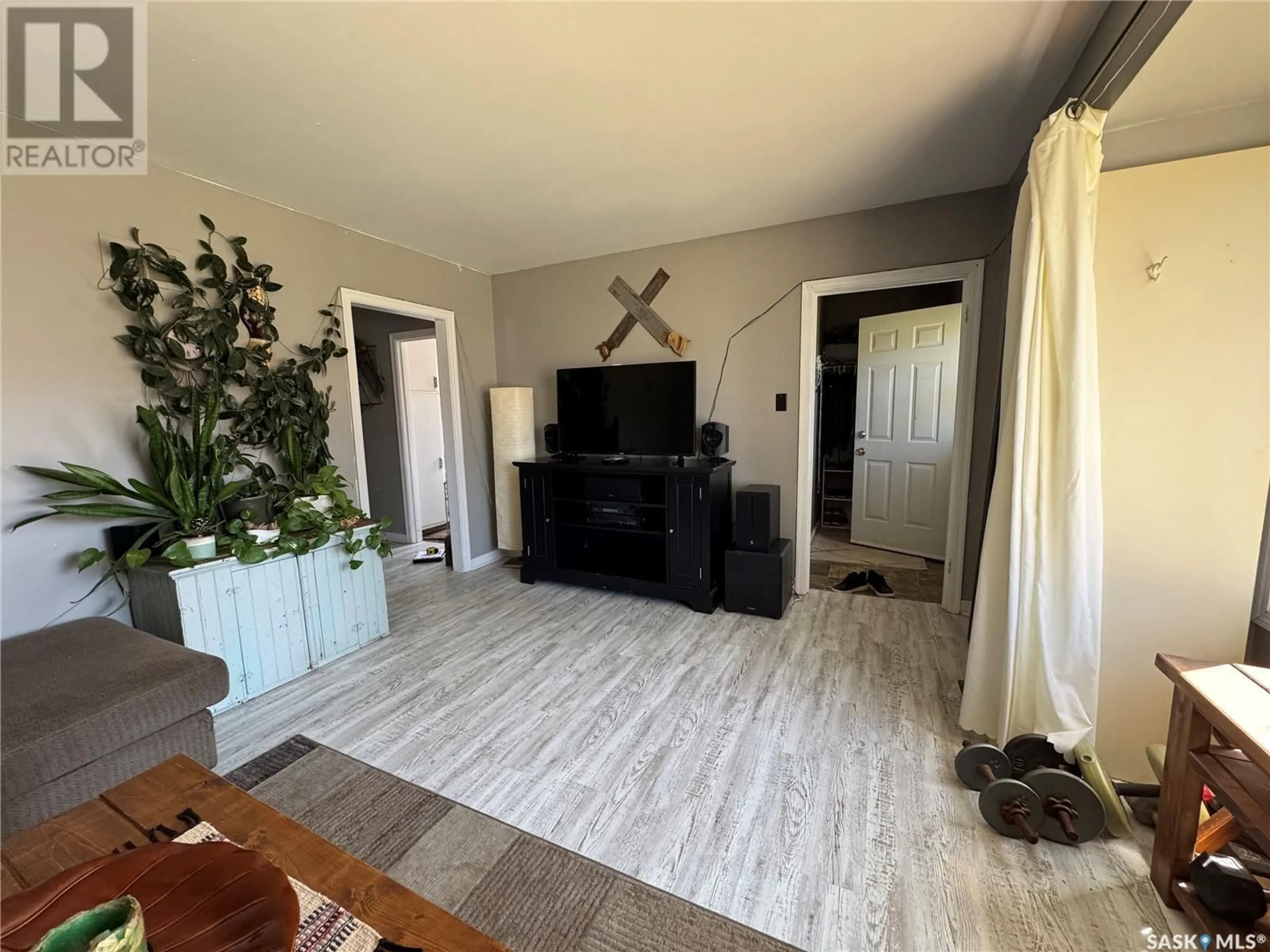 A pic of a room for 812 COTEAU STREET, Moose Jaw Saskatchewan S6H5E8