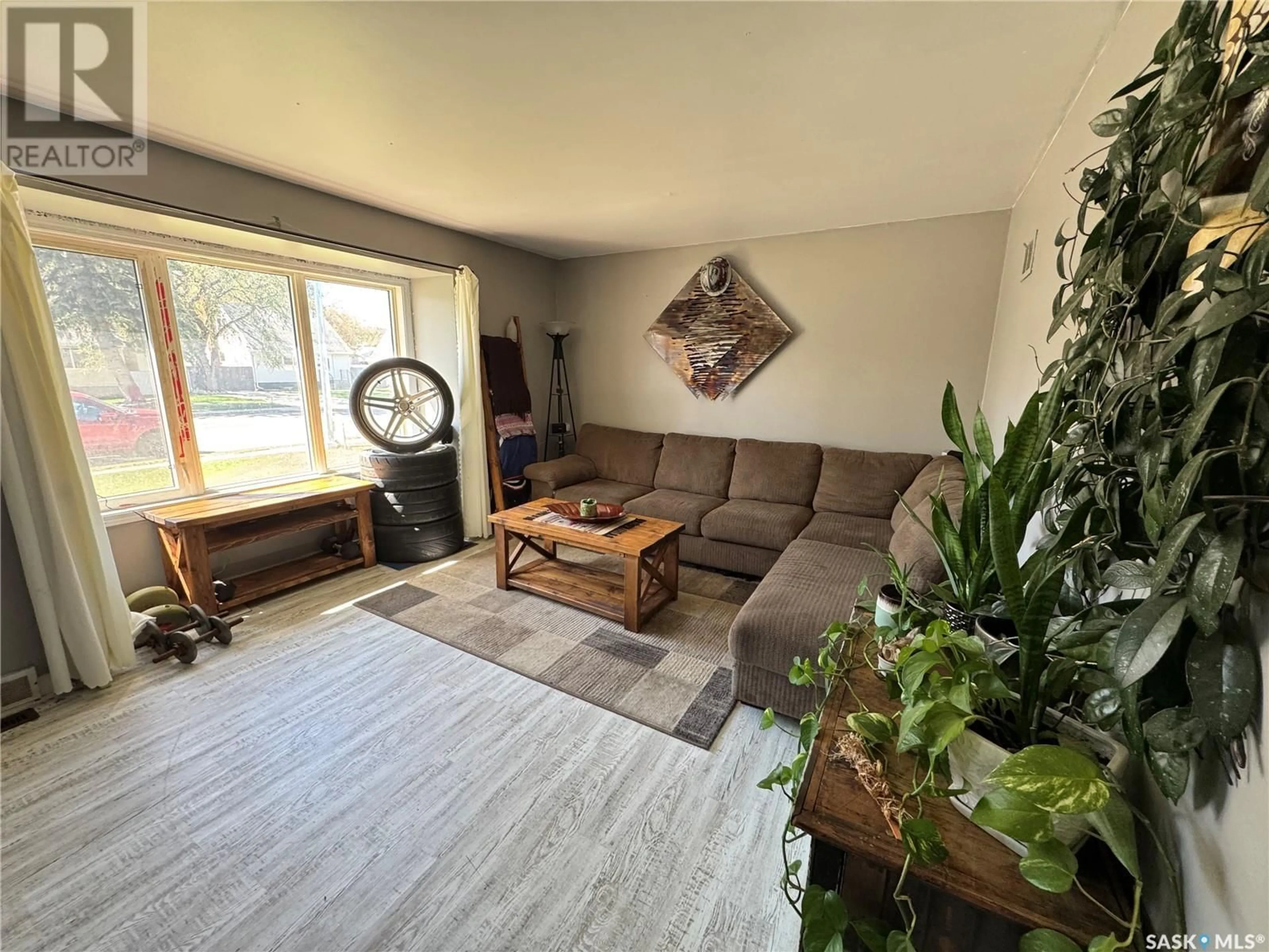 Living room with furniture, unknown for 812 COTEAU STREET, Moose Jaw Saskatchewan S6H5E8