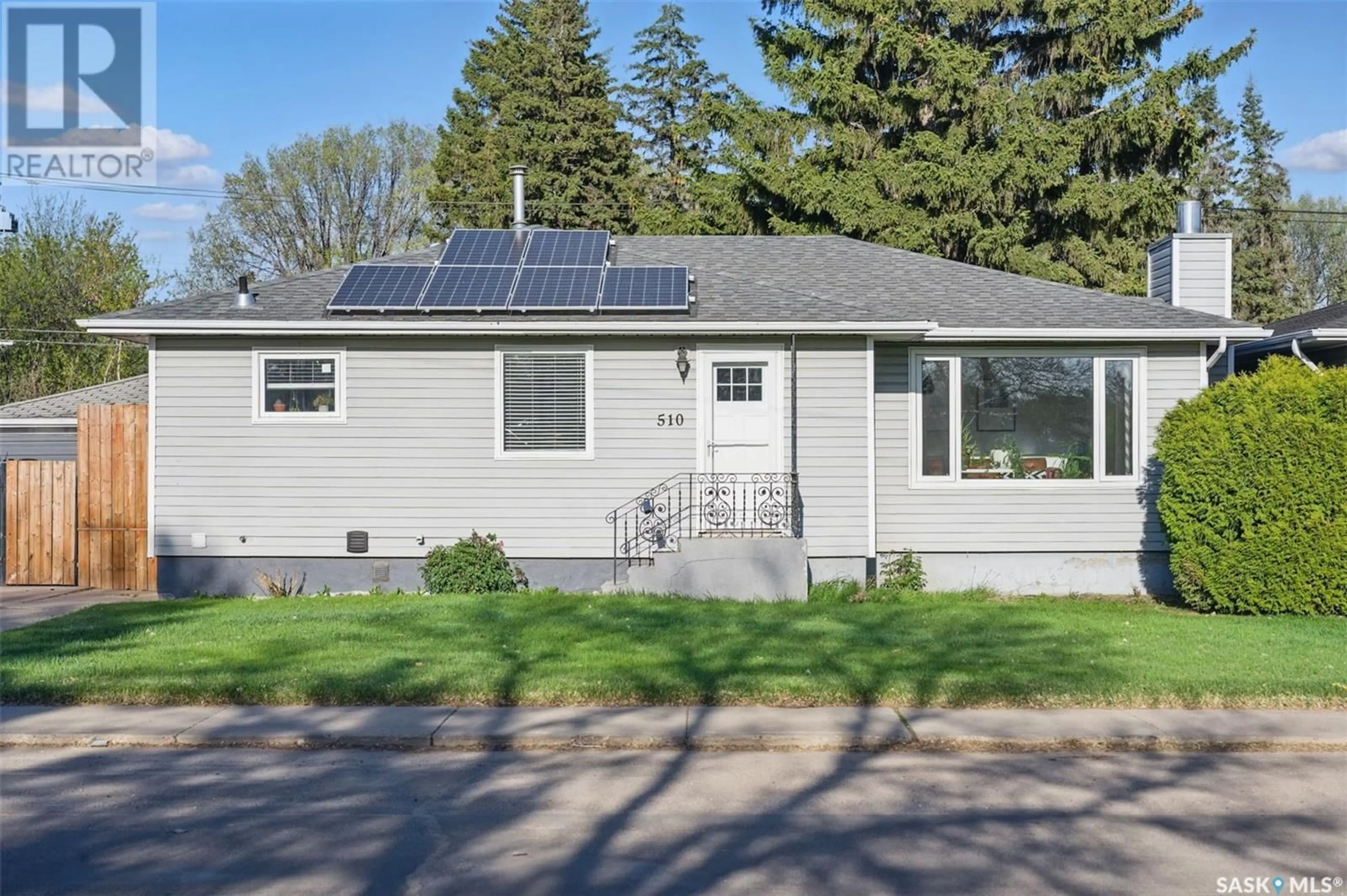 Home with vinyl exterior material, street for 510 T AVENUE, Saskatoon Saskatchewan S7L3B6