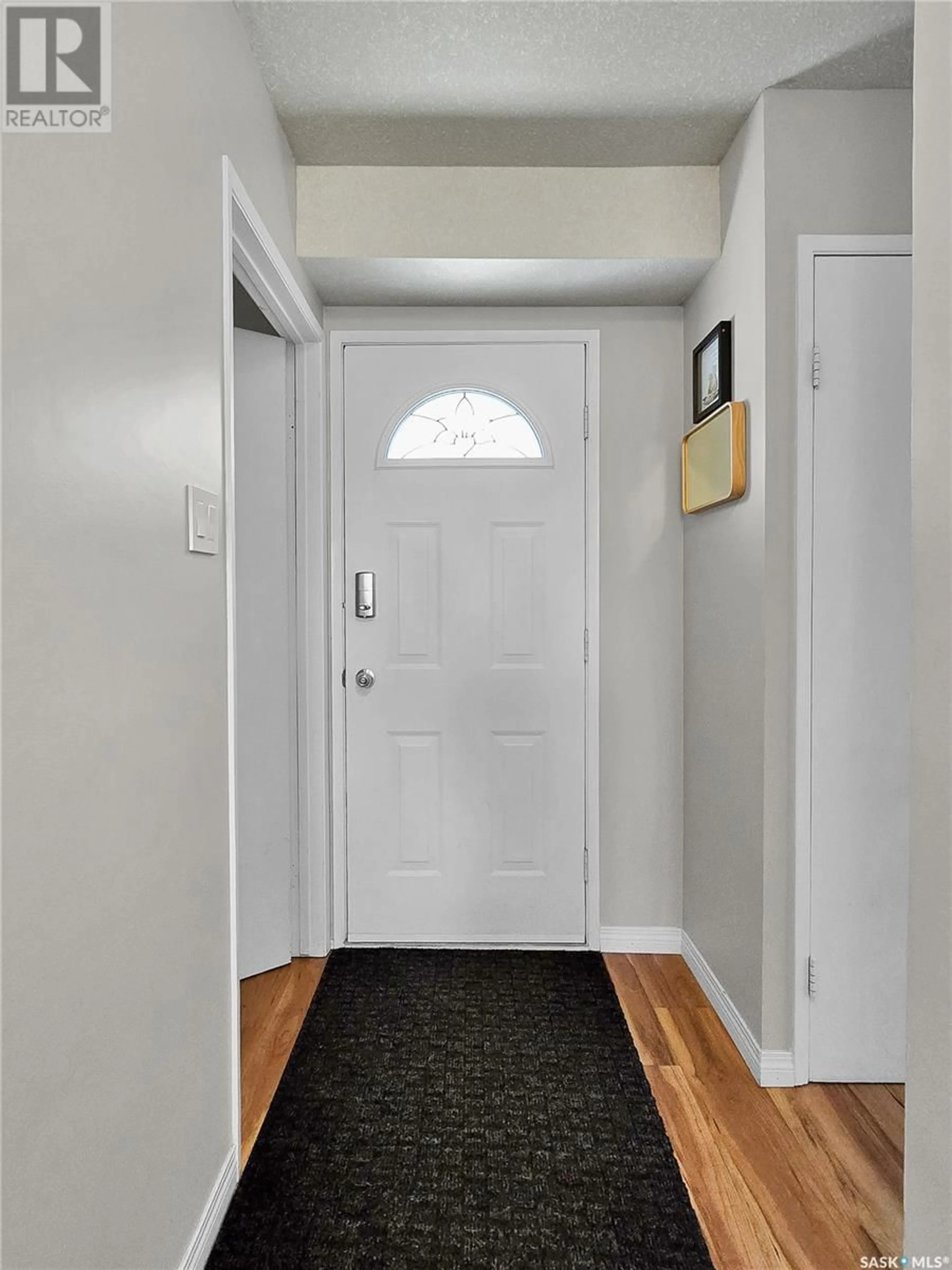 Indoor entryway for 61 330 HAIGHT CRESCENT, Saskatoon Saskatchewan S7H4V9