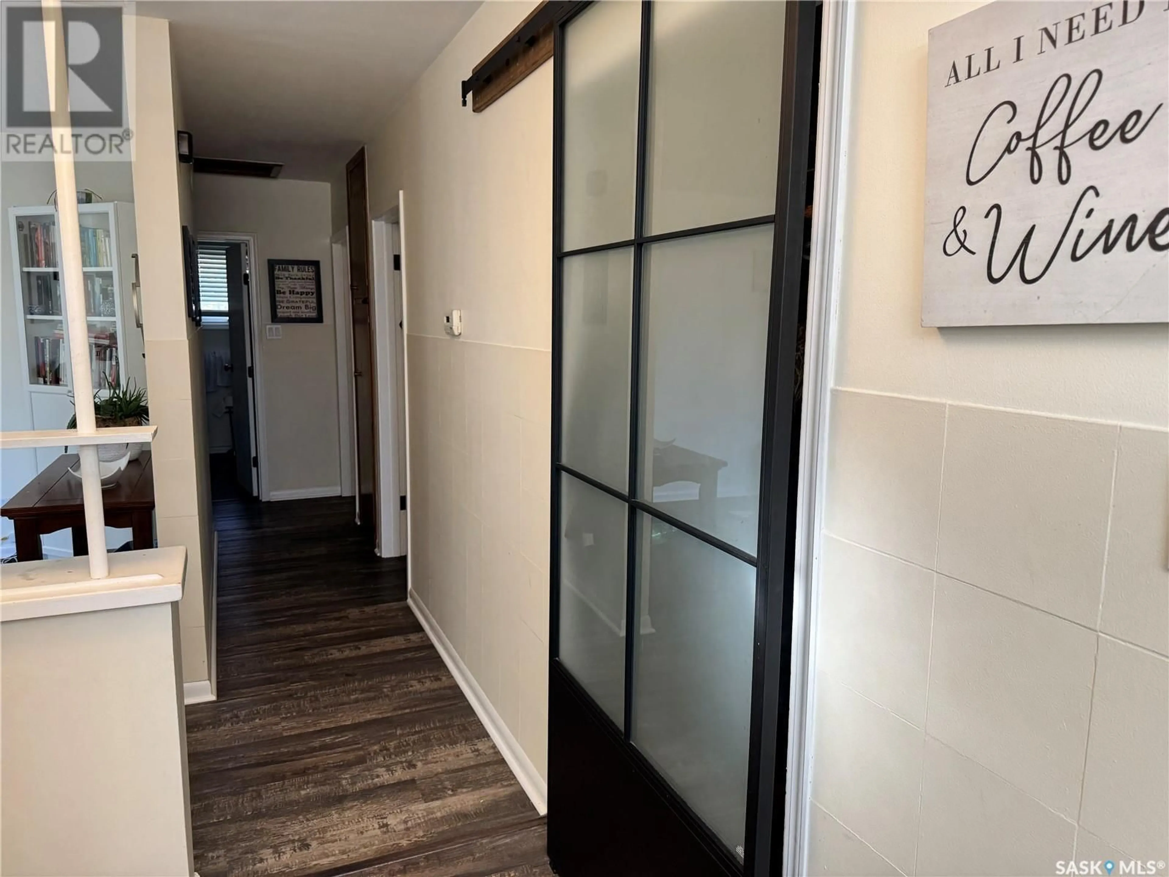 Indoor entryway for 1310 33RD STREET, Saskatoon Saskatchewan S7L0W9
