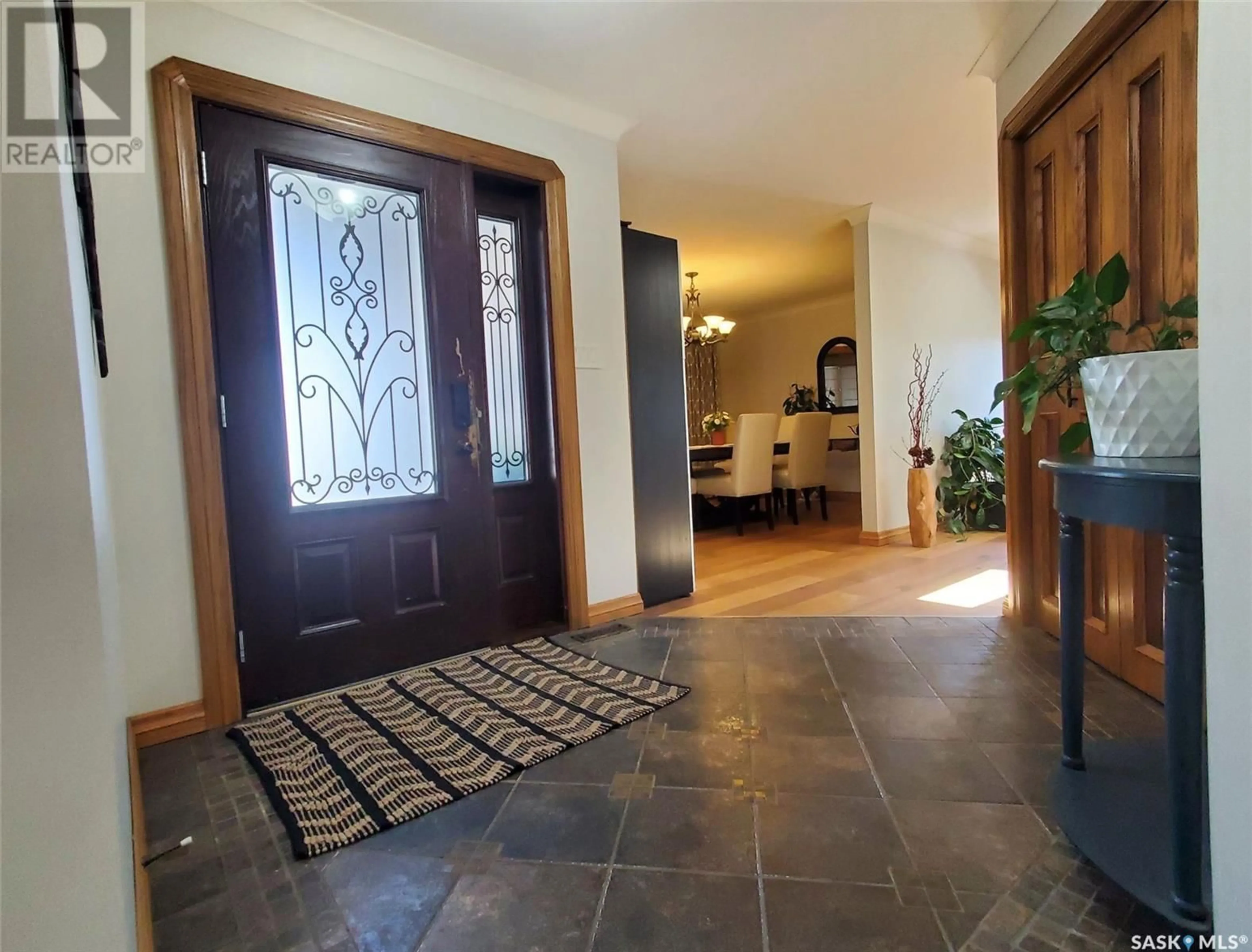 Indoor foyer for 616 HIGHLAND PLACE, Swift Current Saskatchewan S9H4Z5