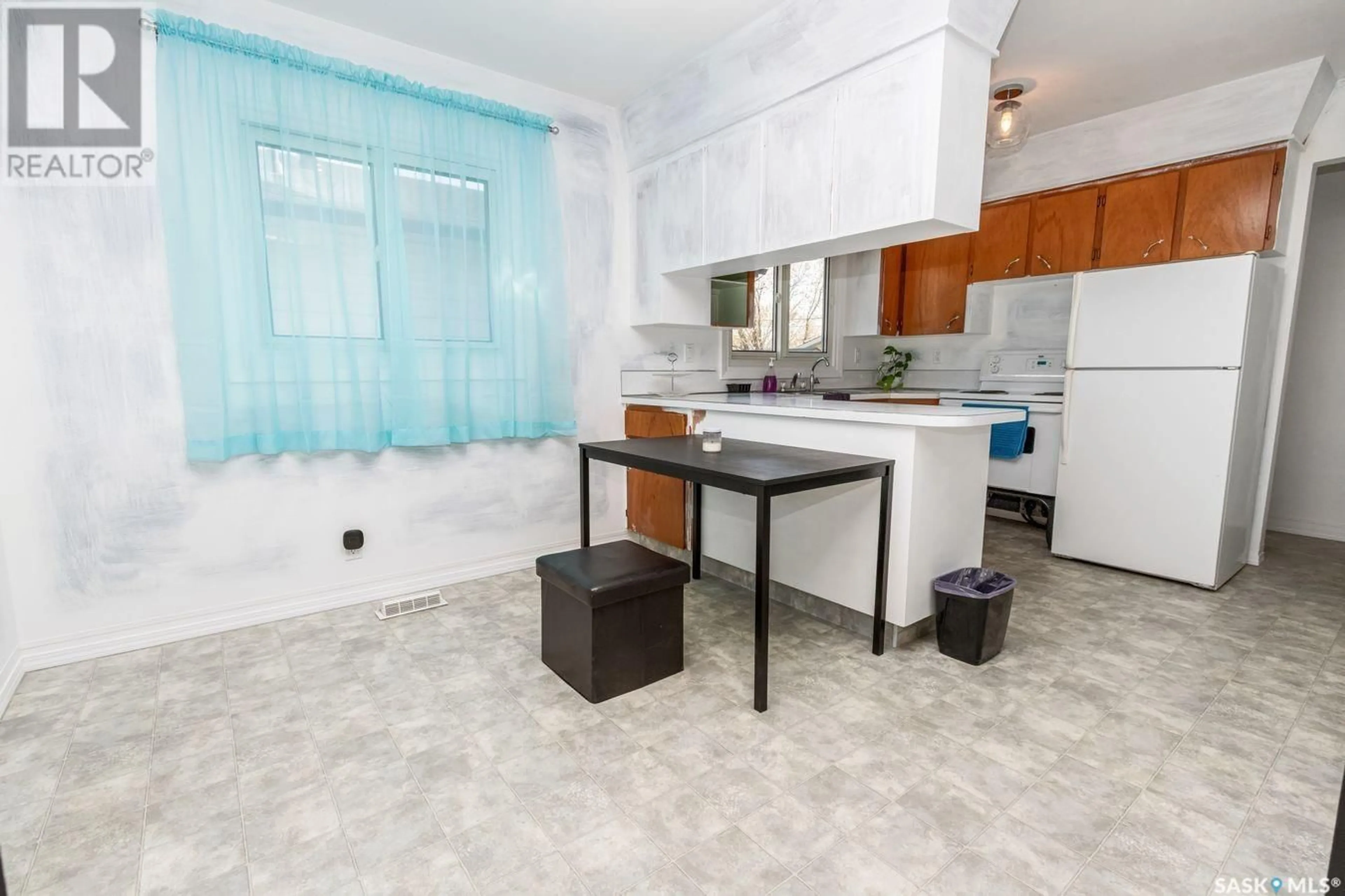 Standard kitchen, unknown for 330 ST JOHN STREET, Regina Saskatchewan S4R1R2