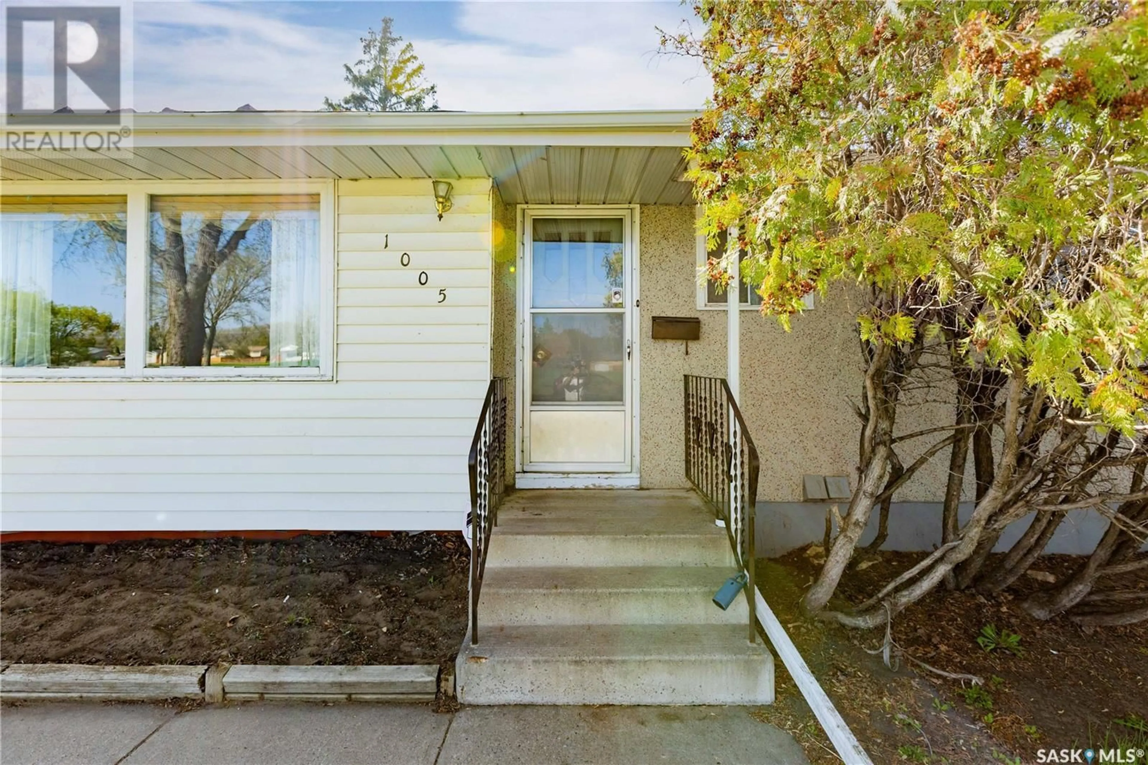 Unknown for 1005 MCMILLAN AVENUE, Saskatoon Saskatchewan S7L2T9
