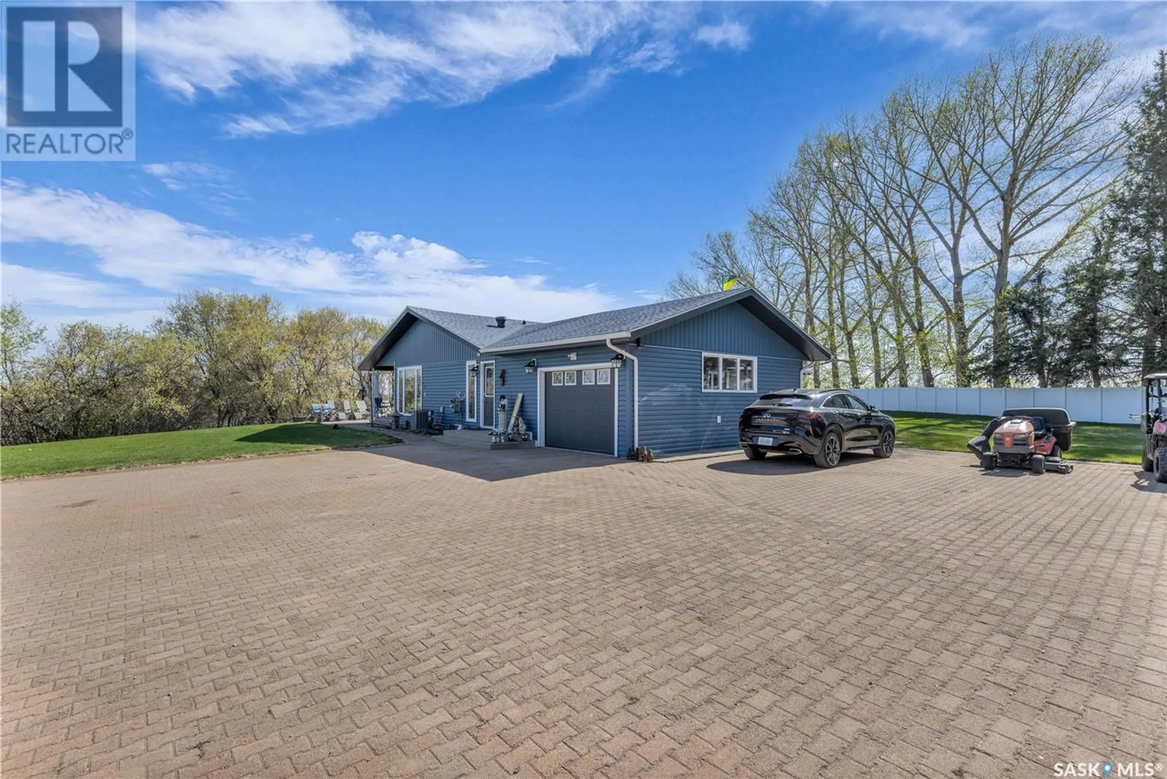 A pic from outside/outdoor area/front of a property/back of a property/a pic from drone, street for 225 VALLEY ROAD, Corman Park Rm No. 344 Saskatchewan S7K3J6