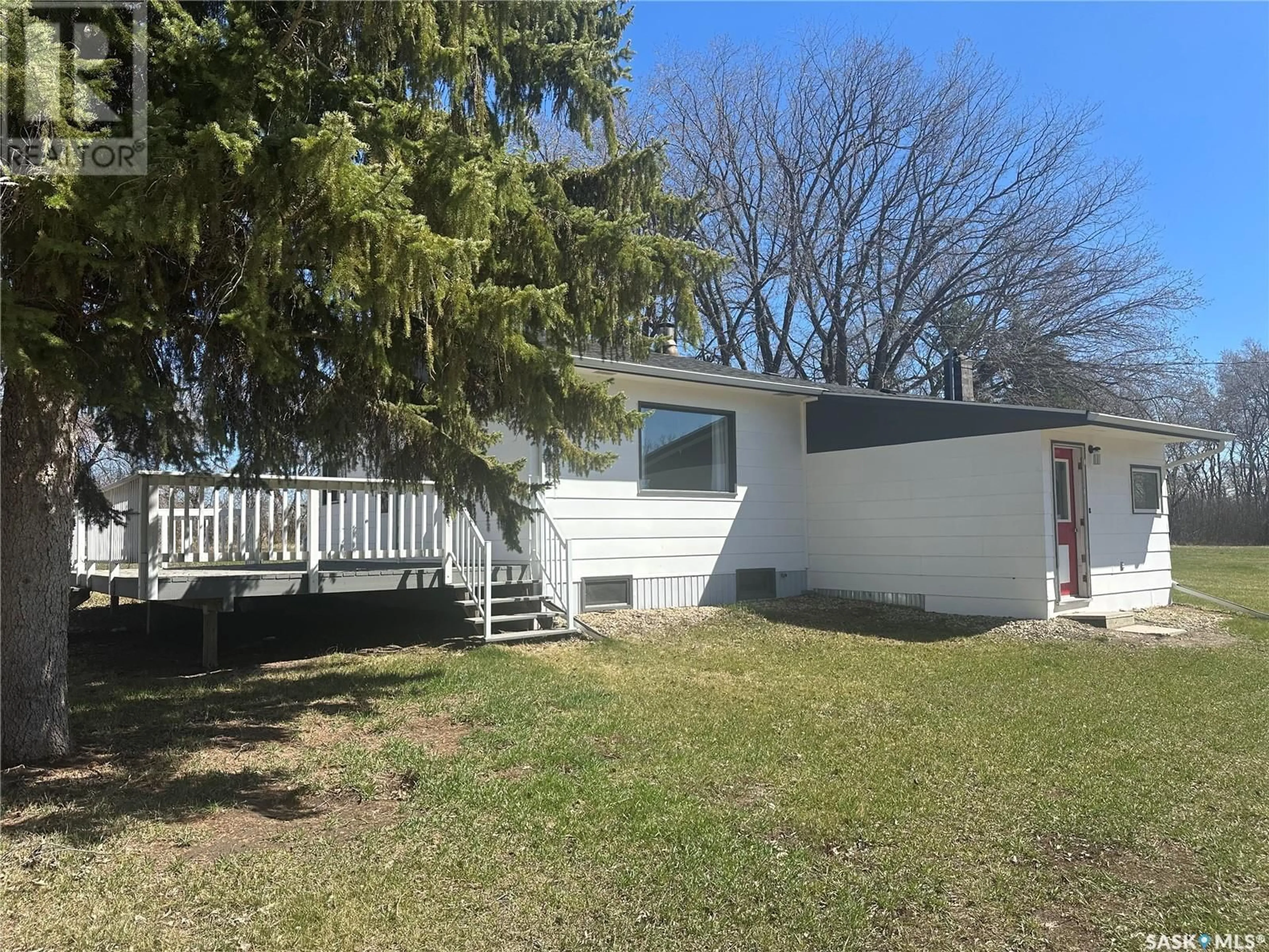 A pic from outside/outdoor area/front of a property/back of a property/a pic from drone, street for Cote 64 IR Saskatchewan S0A1S0