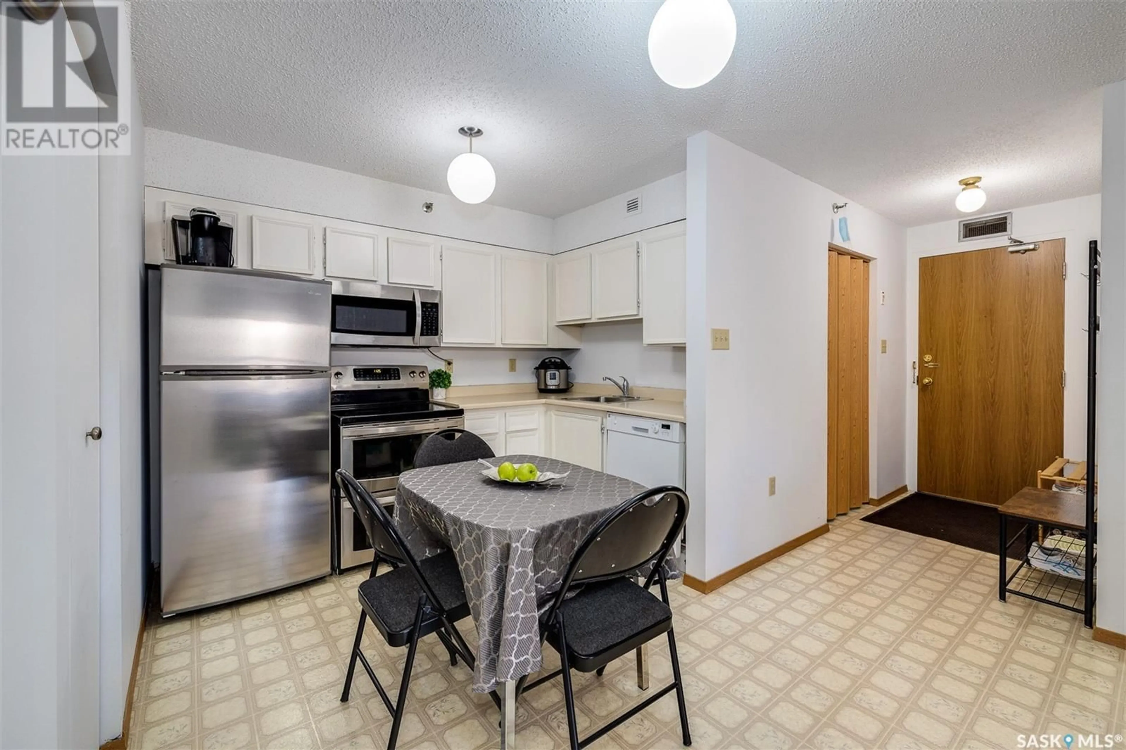 Standard kitchen, unknown for 405 - 305 5TH AVENUE, Saskatoon Saskatchewan S7K6Z3