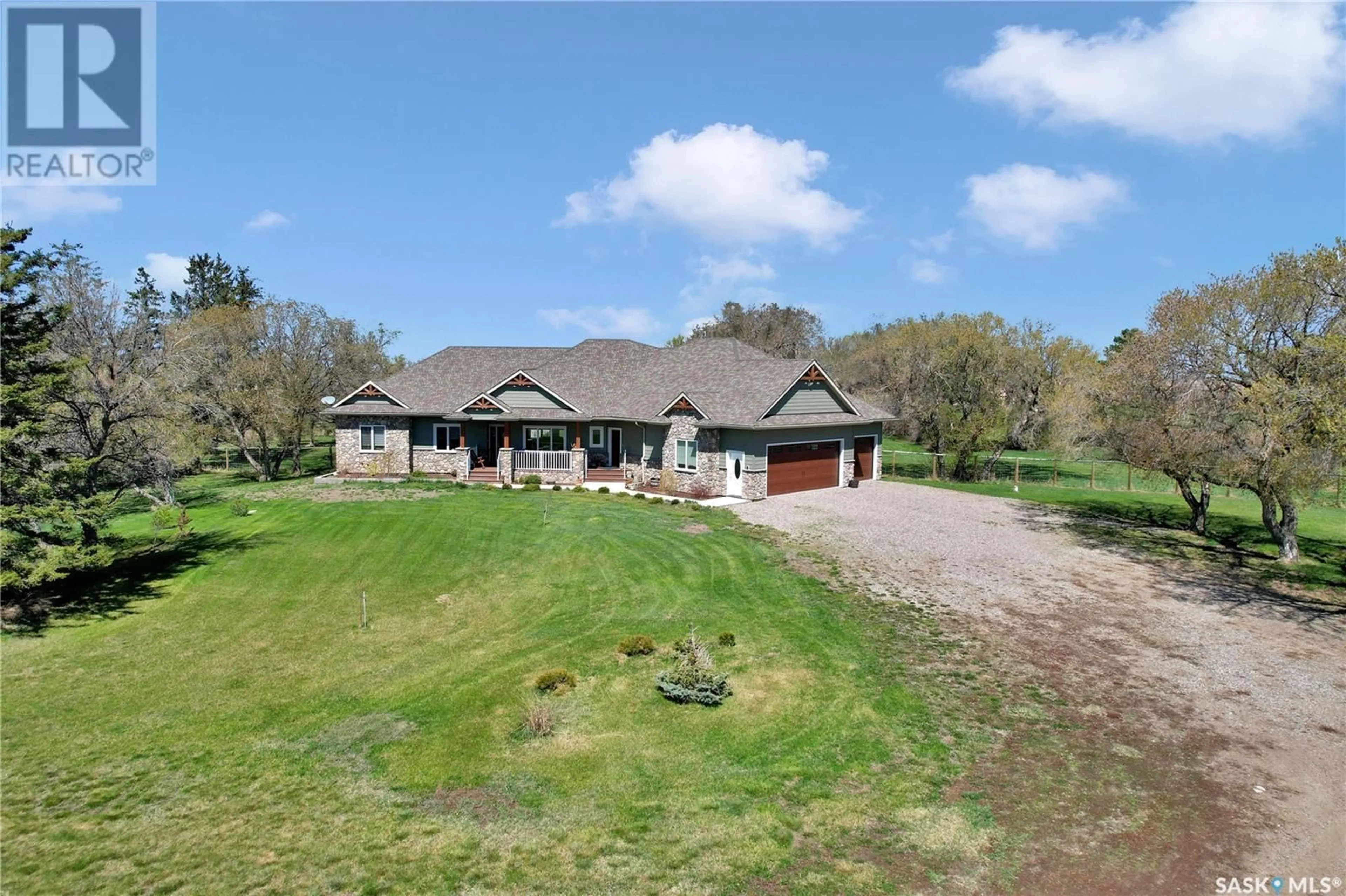 A pic from outside/outdoor area/front of a property/back of a property/a pic from drone, unknown for Lazy S ACREAGE, Montrose Rm No. 315 Saskatchewan S0L0P0
