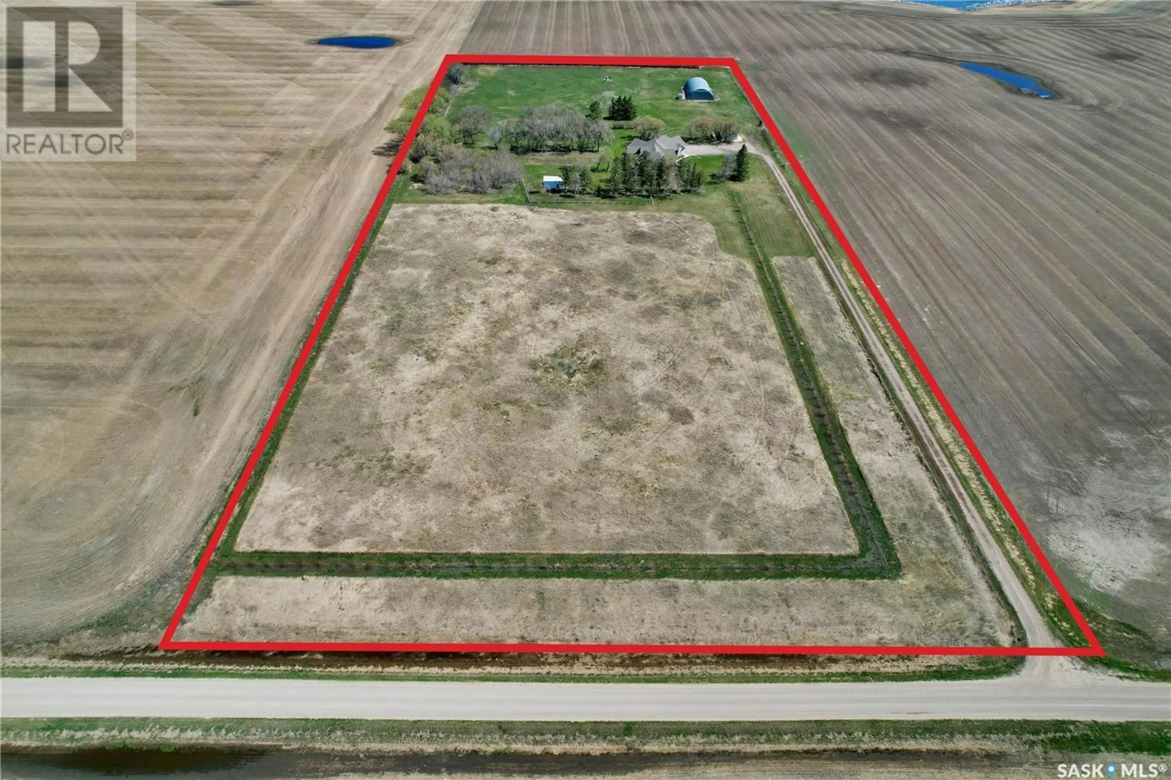 A pic from outside/outdoor area/front of a property/back of a property/a pic from drone, building for Lazy S ACREAGE, Montrose Rm No. 315 Saskatchewan S0L0P0