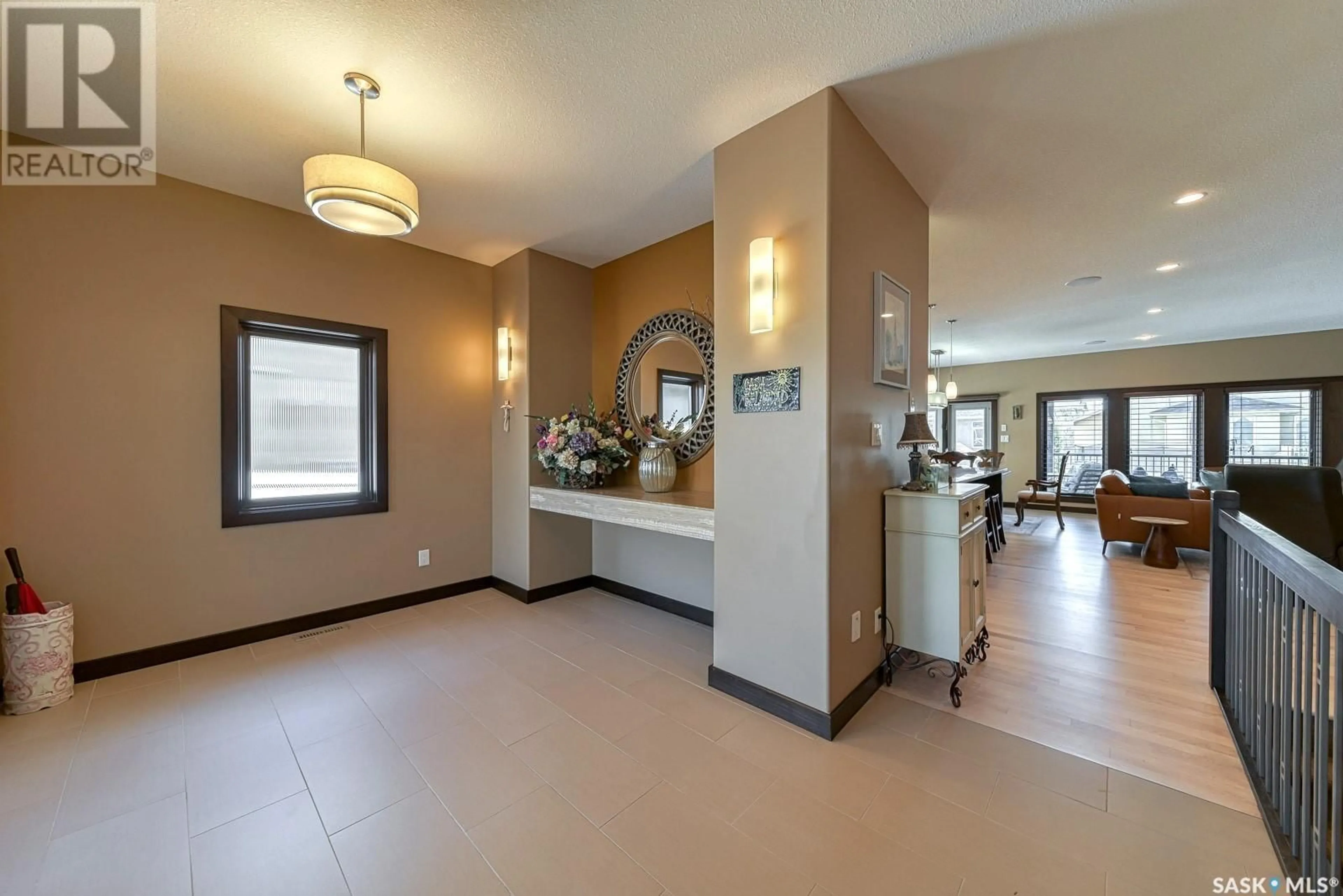 Indoor foyer for 4139 CHUKA DRIVE, Regina Saskatchewan S4V1N2