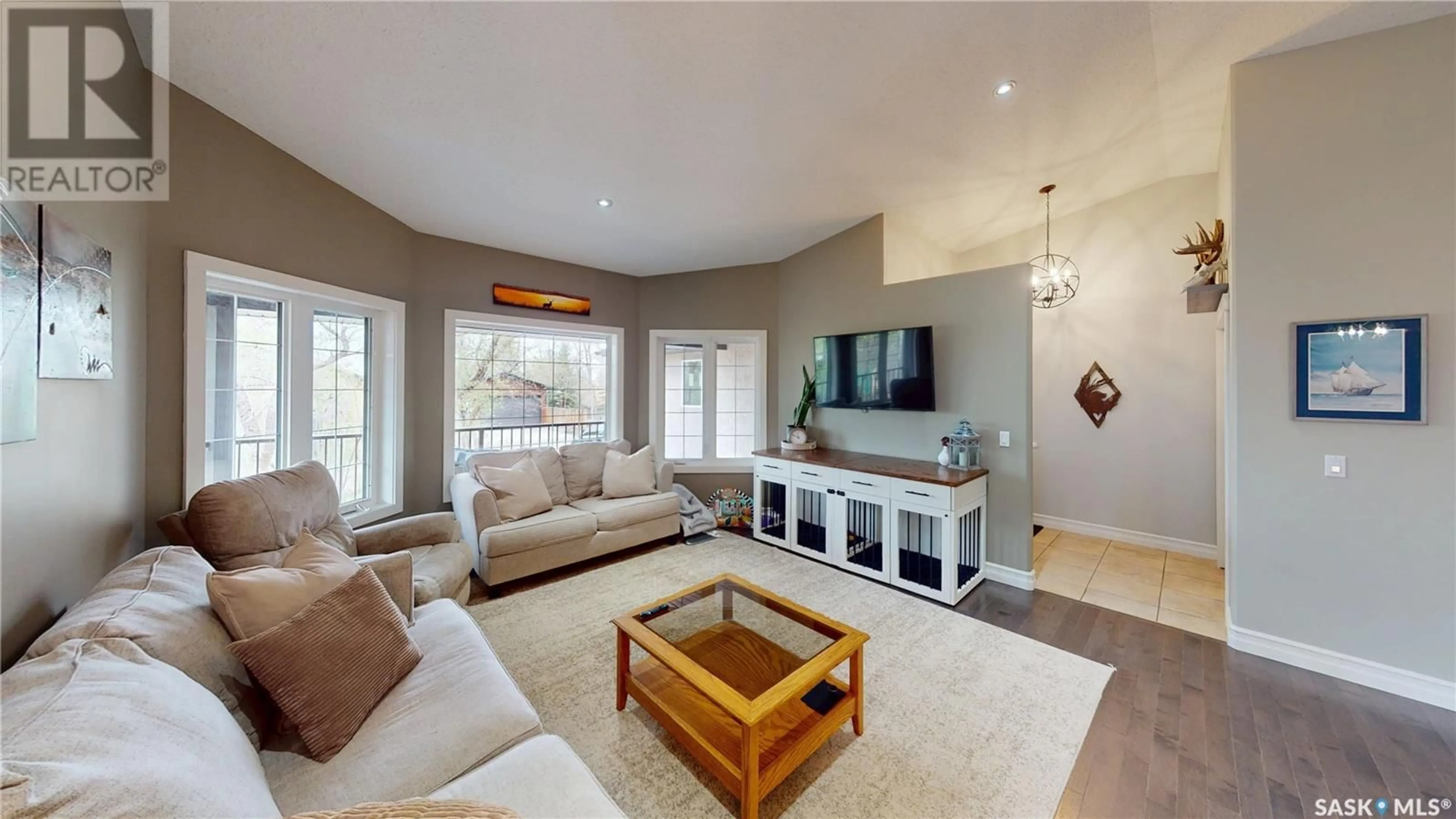 Living room with furniture, unknown for 471 NICOLL AVENUE, Regina Beach Saskatchewan S0G4C0