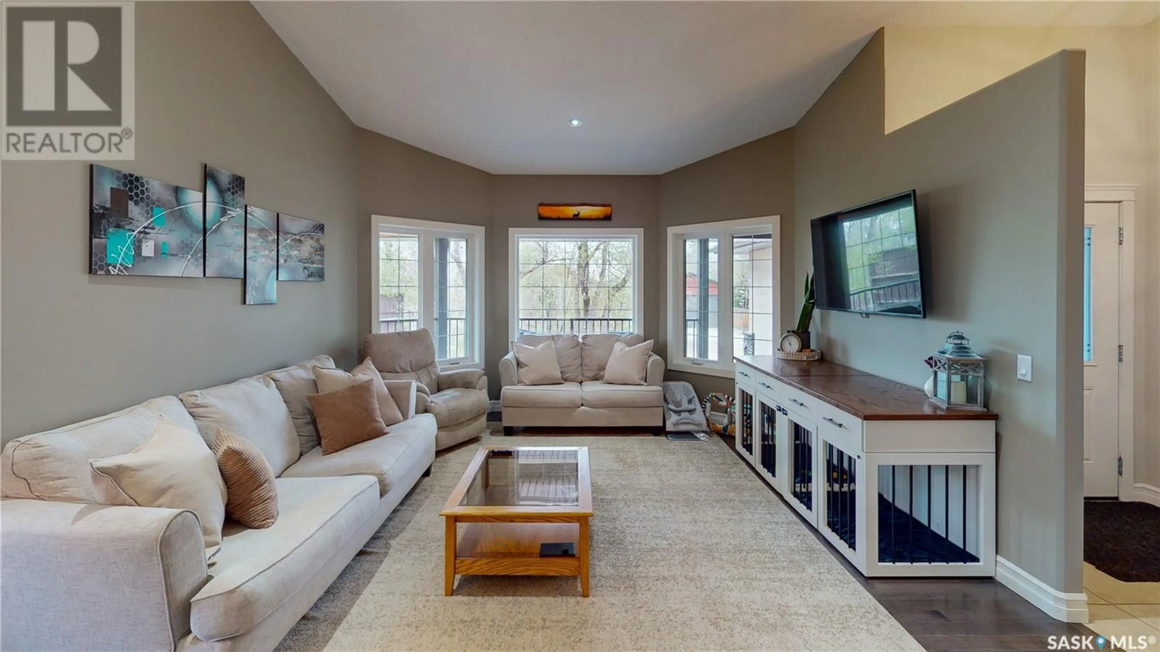 Living room with furniture, unknown for 471 NICOLL AVENUE, Regina Beach Saskatchewan S0G4C0