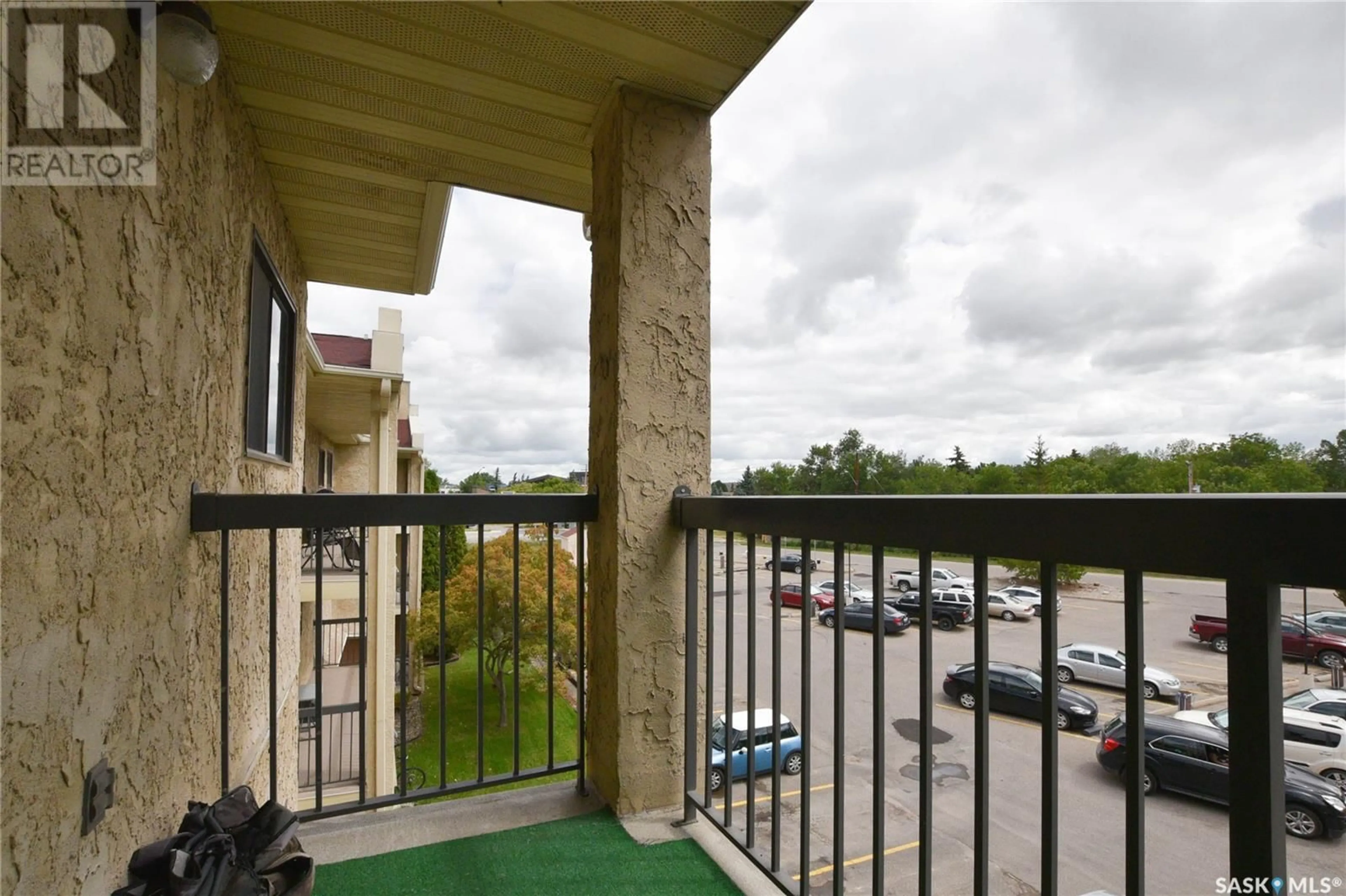 Patio, unknown for 304 - 3410 PARK STREET, Regina Saskatchewan S4V2M8