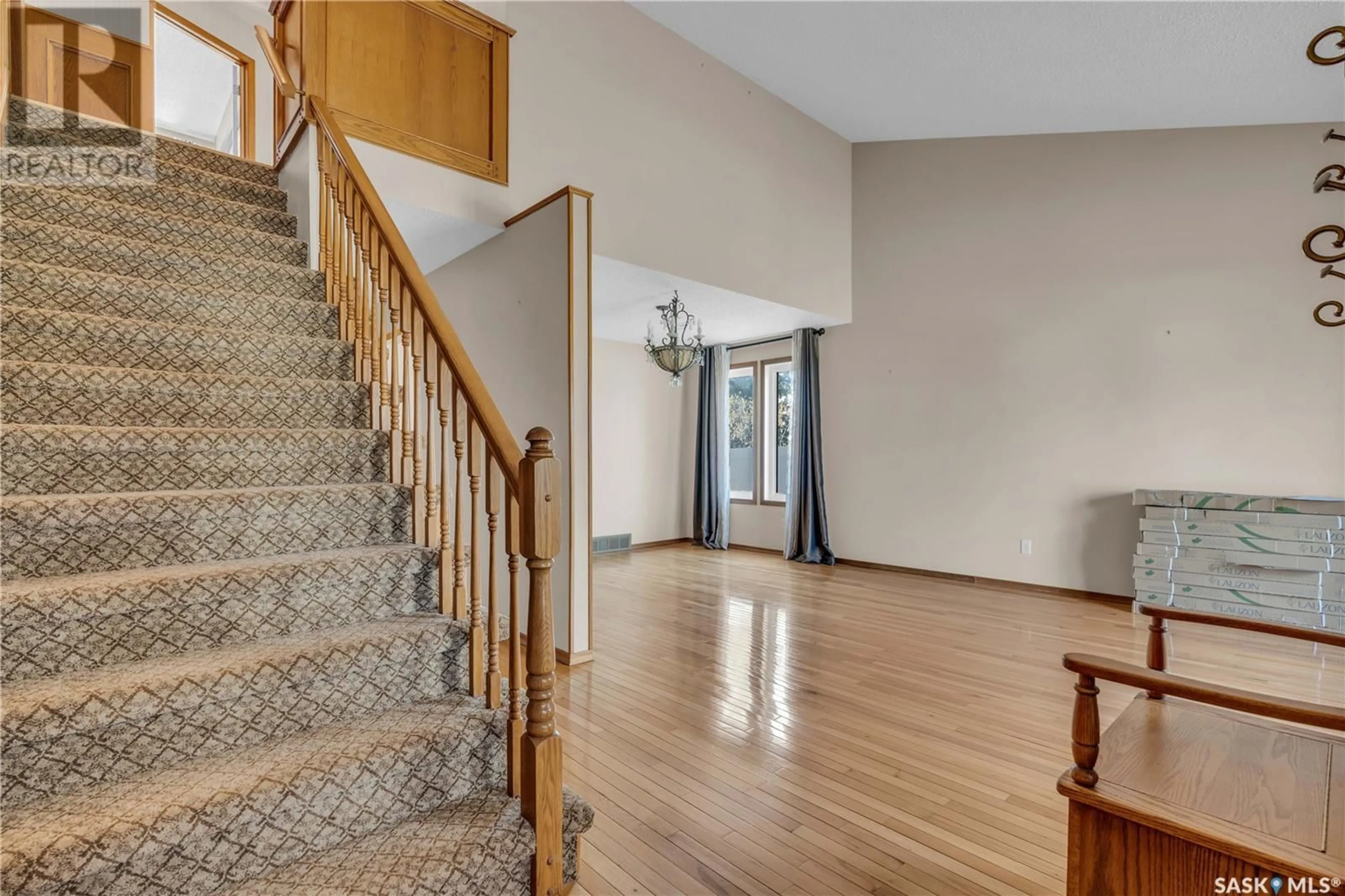 Indoor foyer for 3262 MOUNTBATTEN CRESCENT, Regina Saskatchewan S4V0Z4