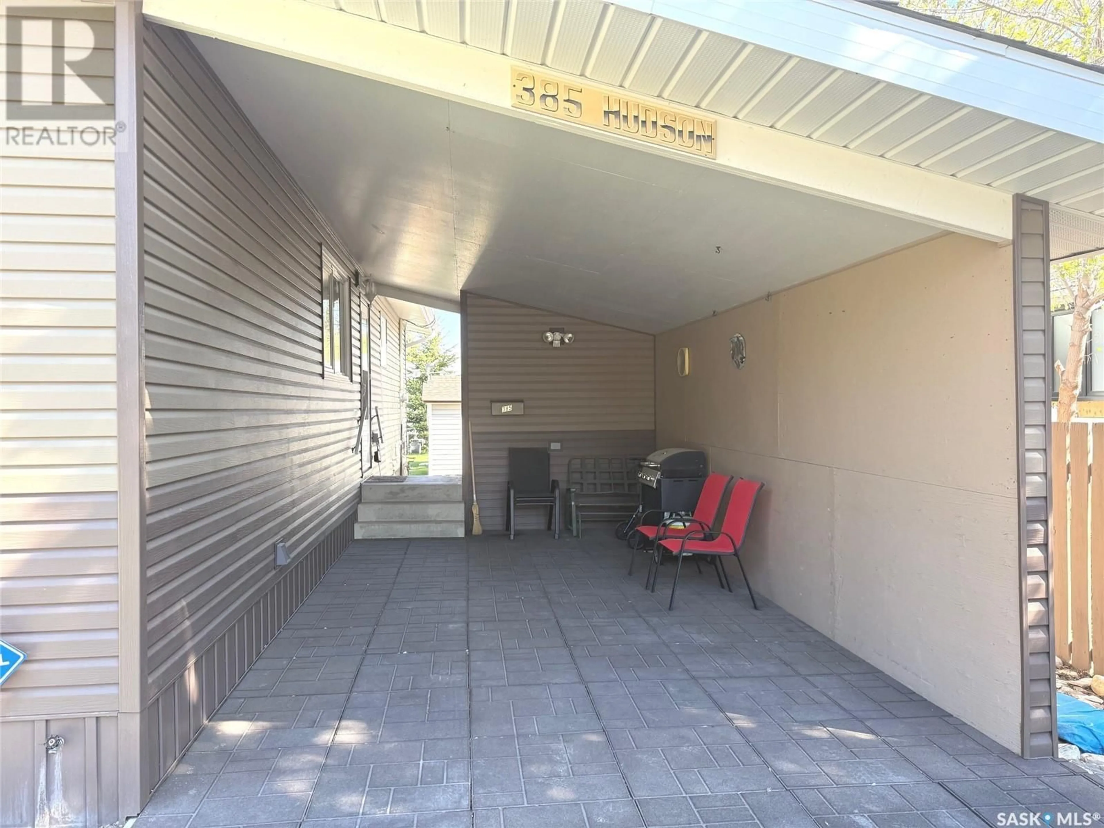 Patio, street for 385 HUDSON AVENUE, Fort Qu'Appelle Saskatchewan S0G1S0