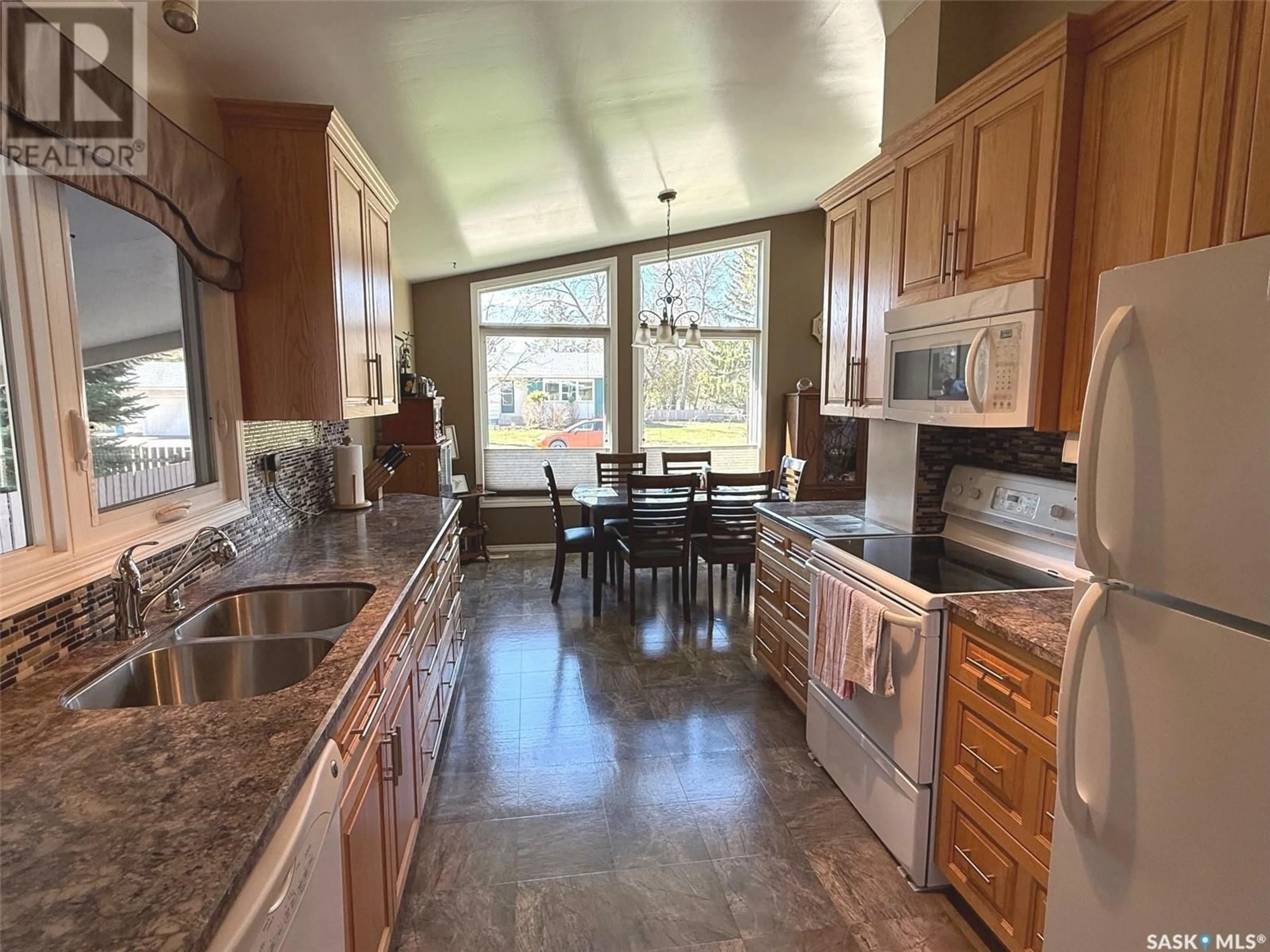 Open concept kitchen, ceramic/tile floor for 385 HUDSON AVENUE, Fort Qu'Appelle Saskatchewan S0G1S0