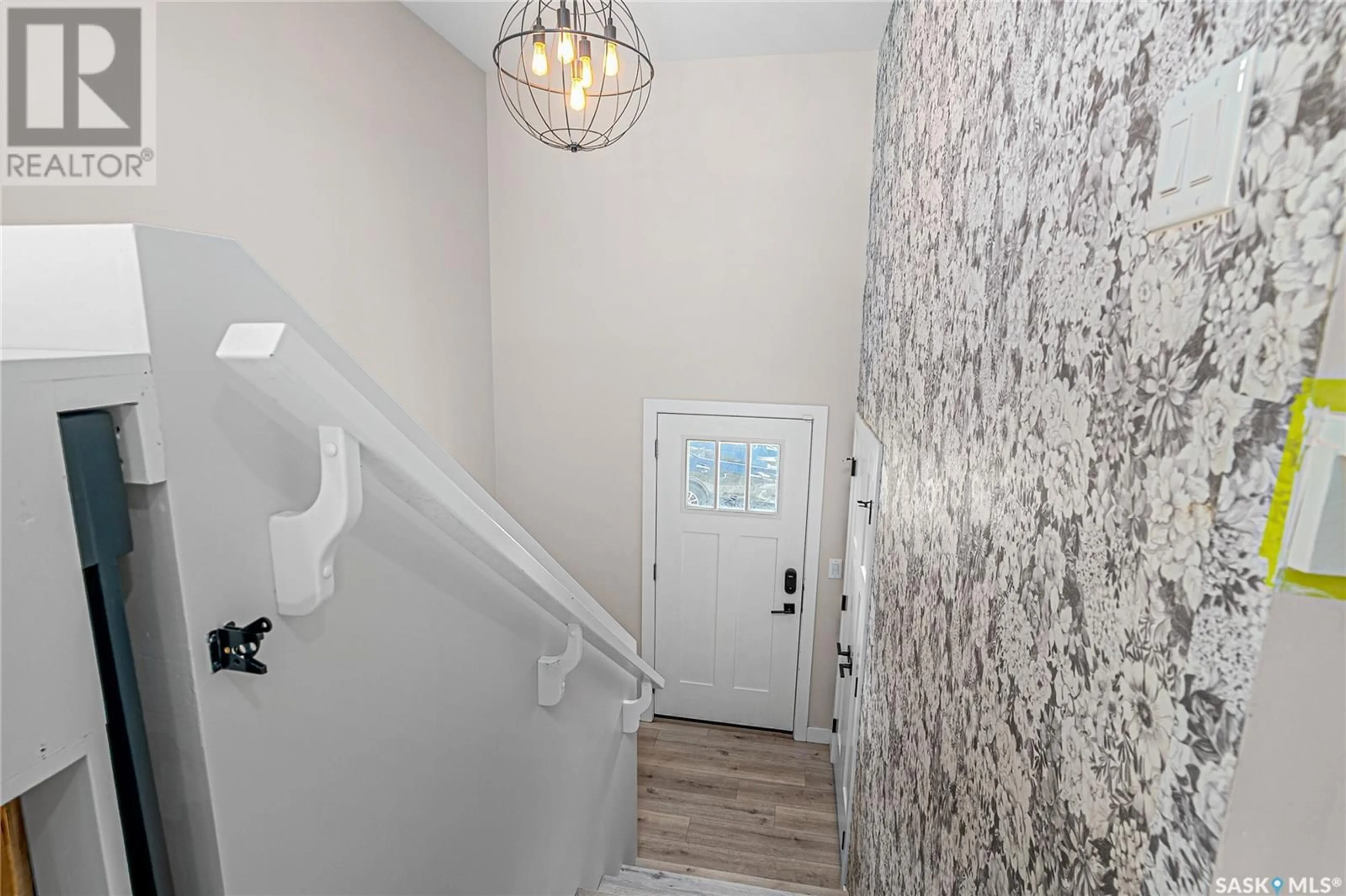 Indoor entryway for 442 BENTLEY COURT, Saskatoon Saskatchewan S7L6L3