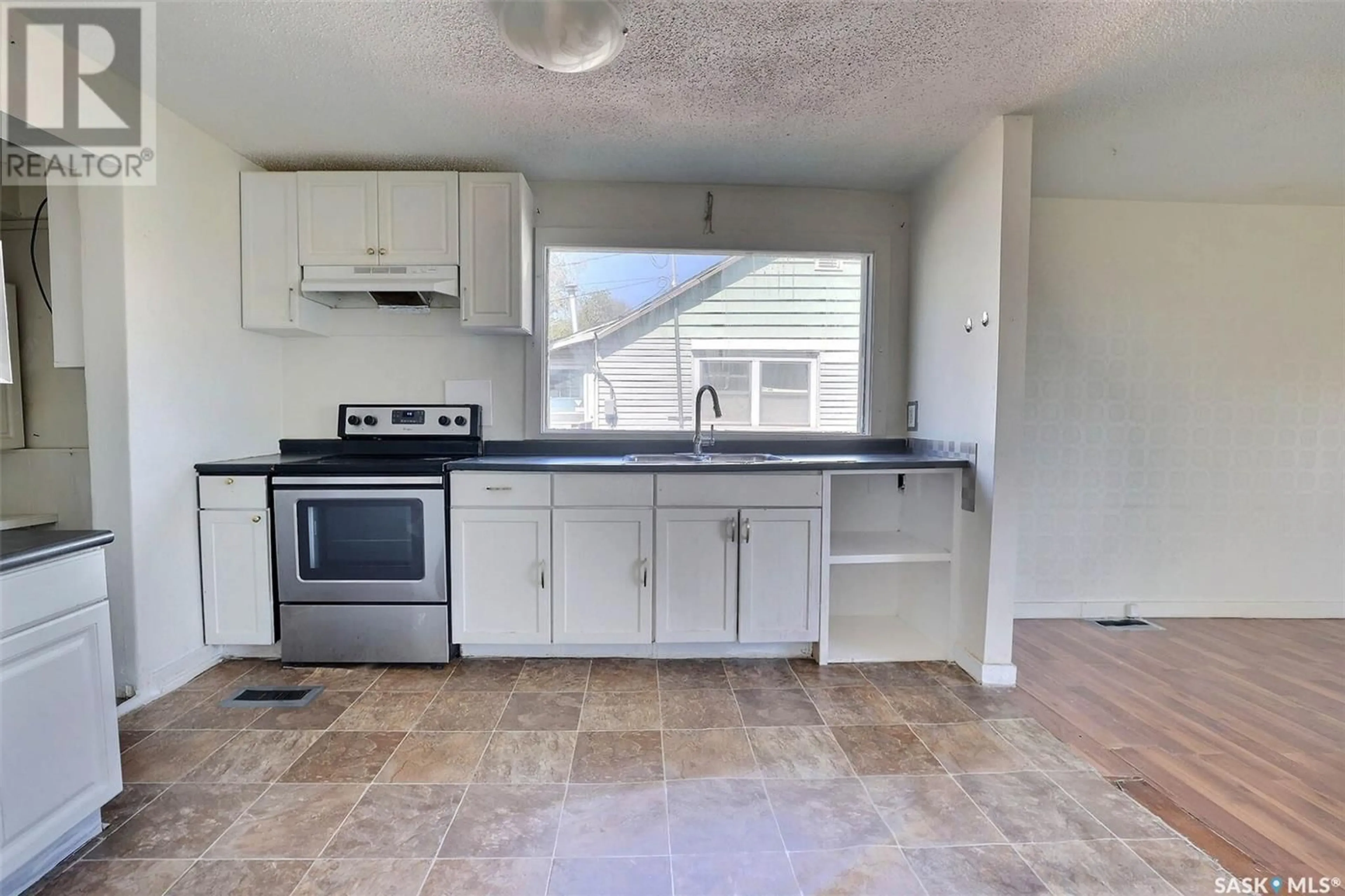 Standard kitchen, ceramic/tile floor for 1776 ALEXANDRA STREET, Regina Saskatchewan S4T4P2