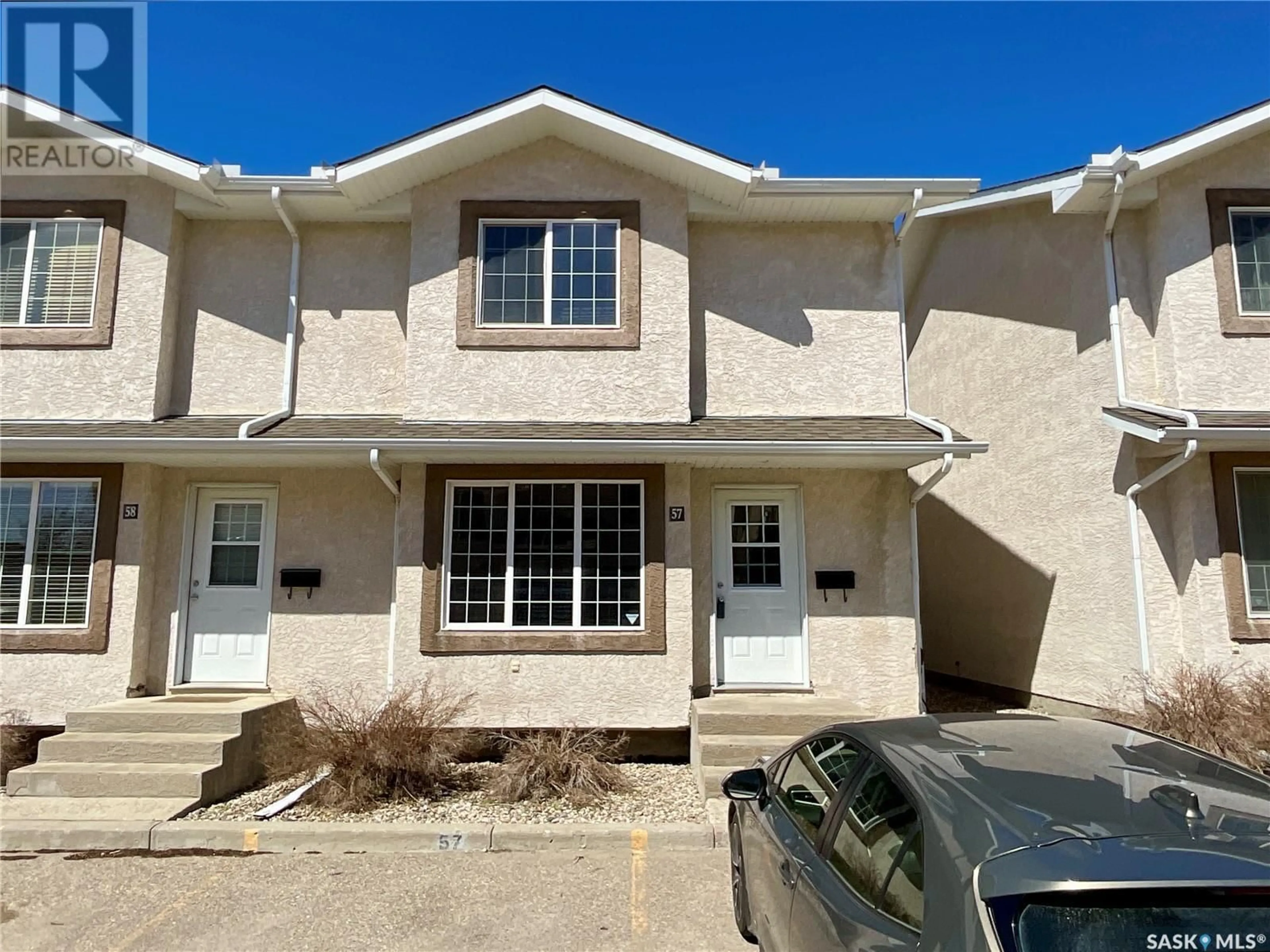 Home with vinyl exterior material, street for 57 2751 WINDSOR PARK ROAD, Regina Saskatchewan S4V1H1