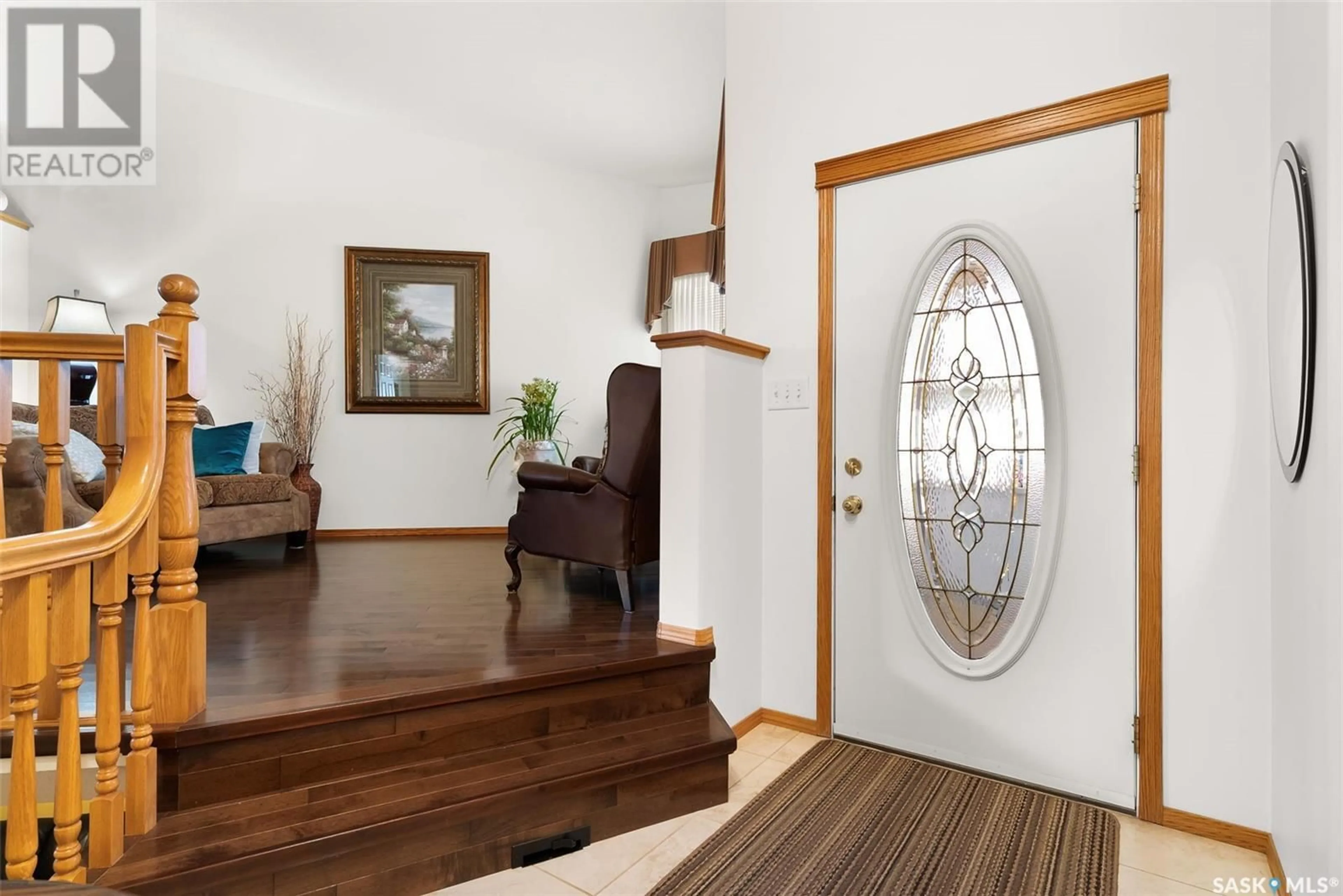 Indoor entryway for 10555 WASCANA ESTATES, Regina Saskatchewan S4V2X1