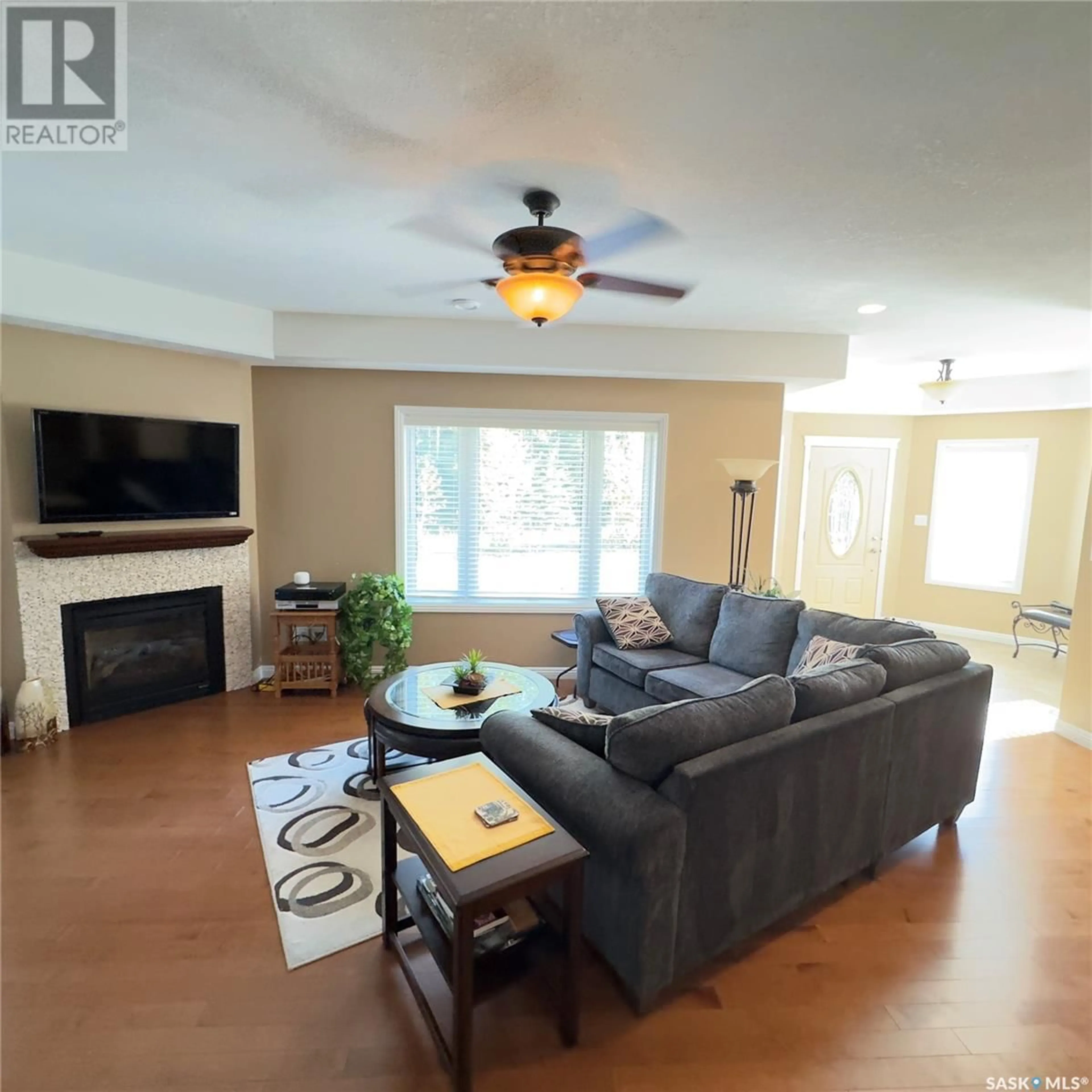 Living room with furniture, unknown for 82 ESTATES DRIVE, Elk Ridge Saskatchewan S0J0N0