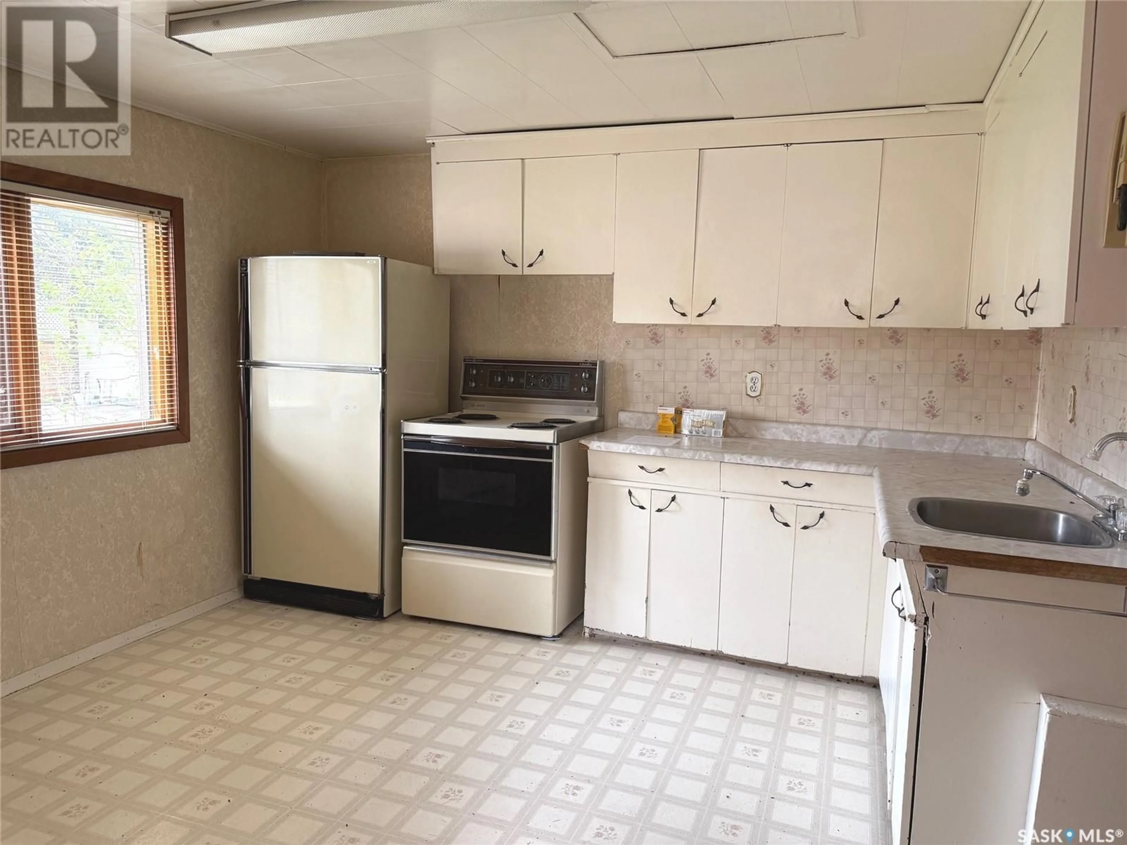 Standard kitchen, unknown for 214 BOUNDARY AVENUE, Fort Qu'Appelle Saskatchewan S0G1S0