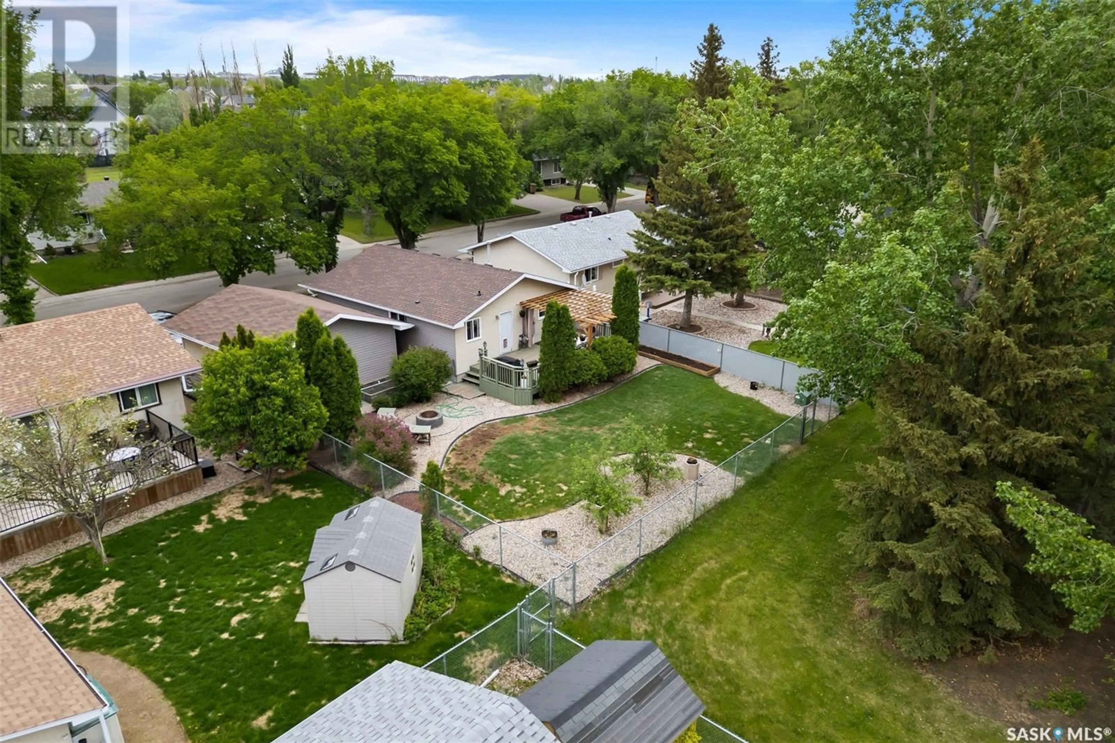 A pic from outside/outdoor area/front of a property/back of a property/a pic from drone, street for 27 PRICE CRESCENT, Regina Saskatchewan S4R6R7
