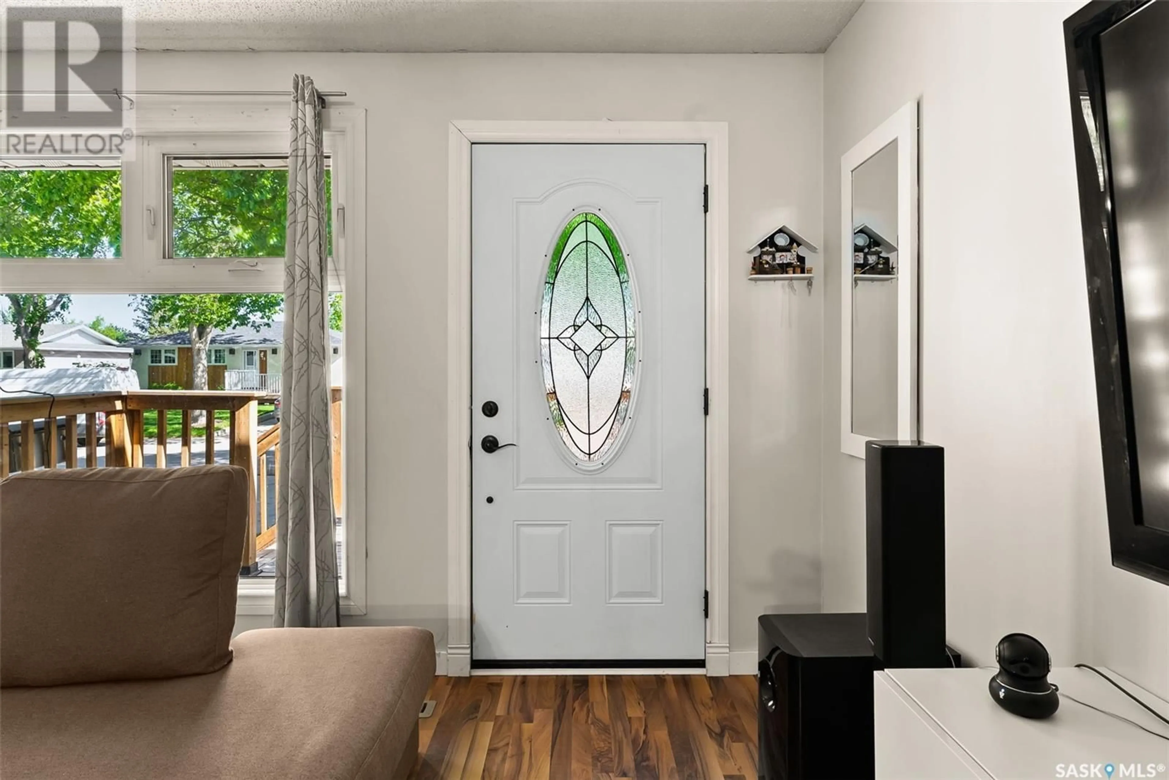 Indoor entryway for 27 PRICE CRESCENT, Regina Saskatchewan S4R6R7