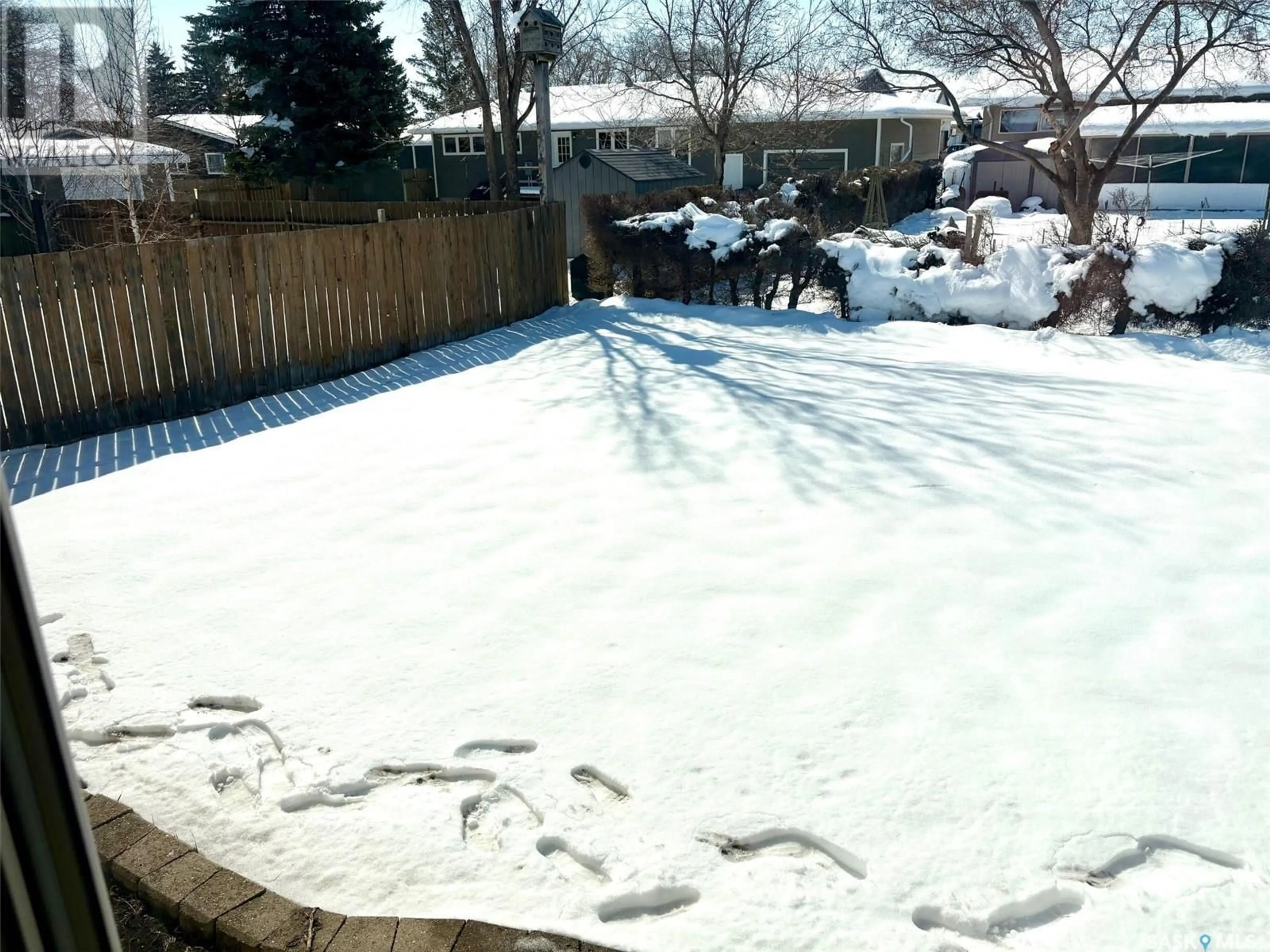 Patio, unknown for 506 GRANT BAY, Esterhazy Saskatchewan S0A0X0