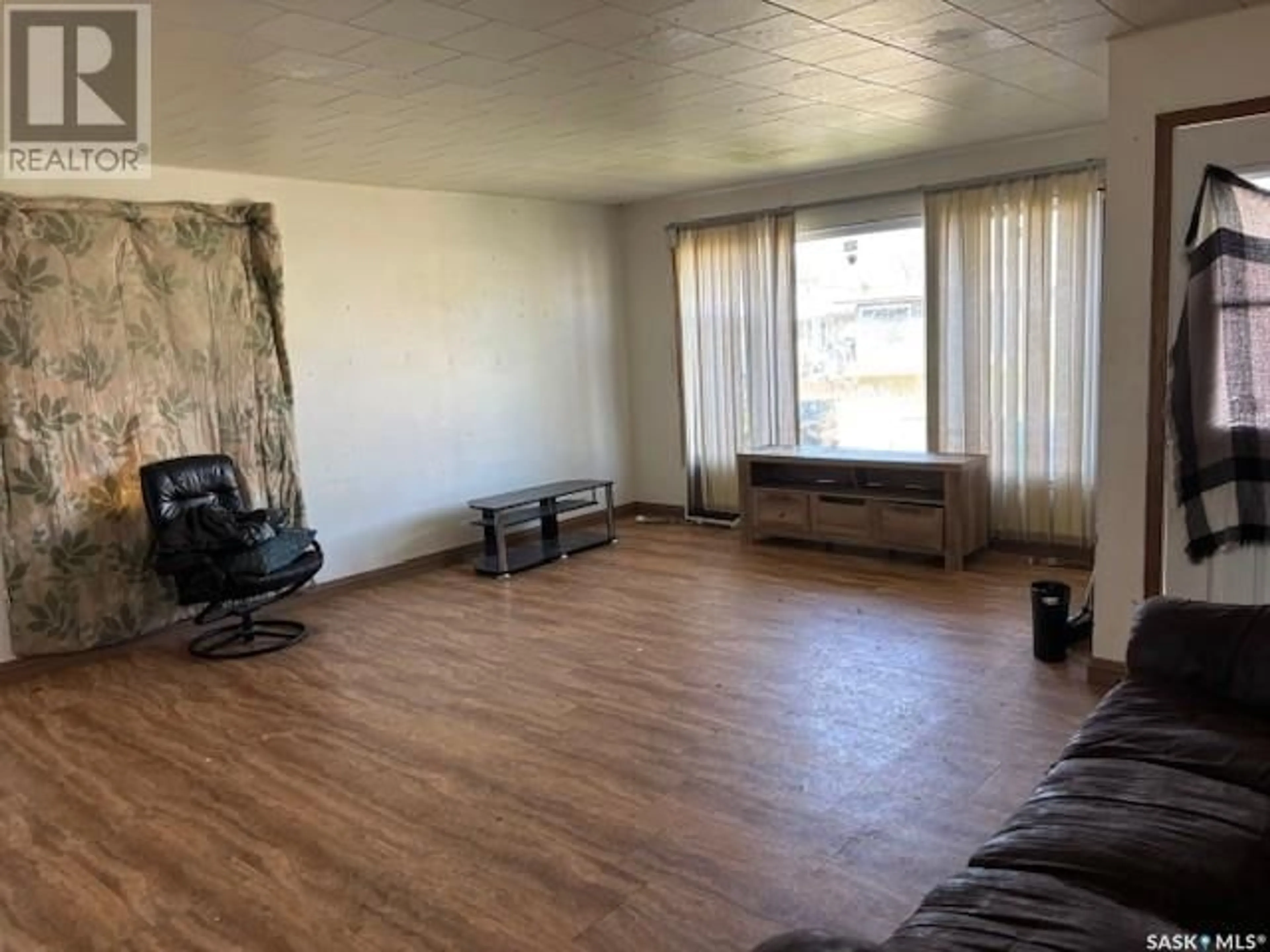 A pic of a room for 217 FOURTH AVENUE, Canora Saskatchewan S0A0L0