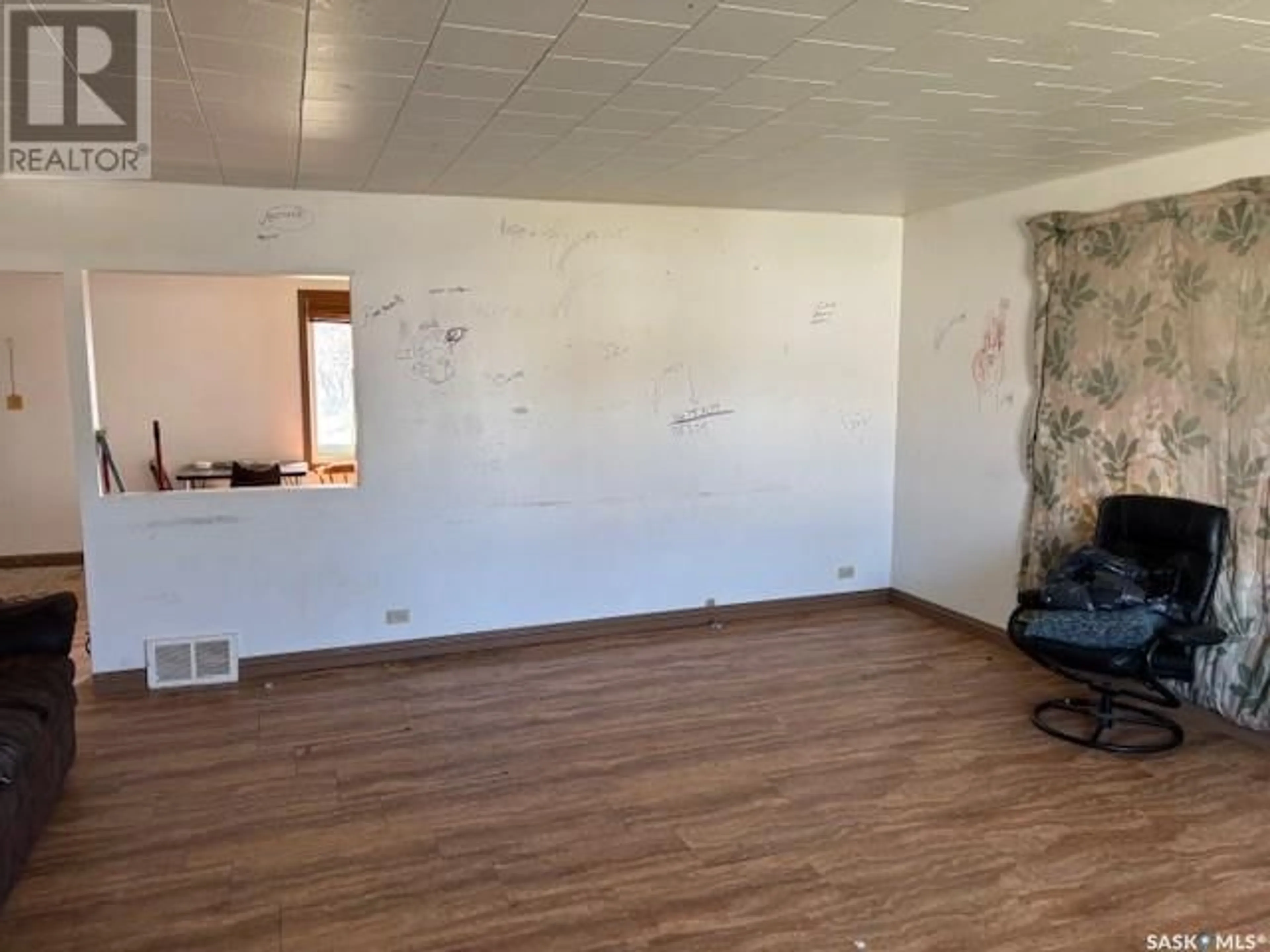 A pic of a room for 217 FOURTH AVENUE, Canora Saskatchewan S0A0L0