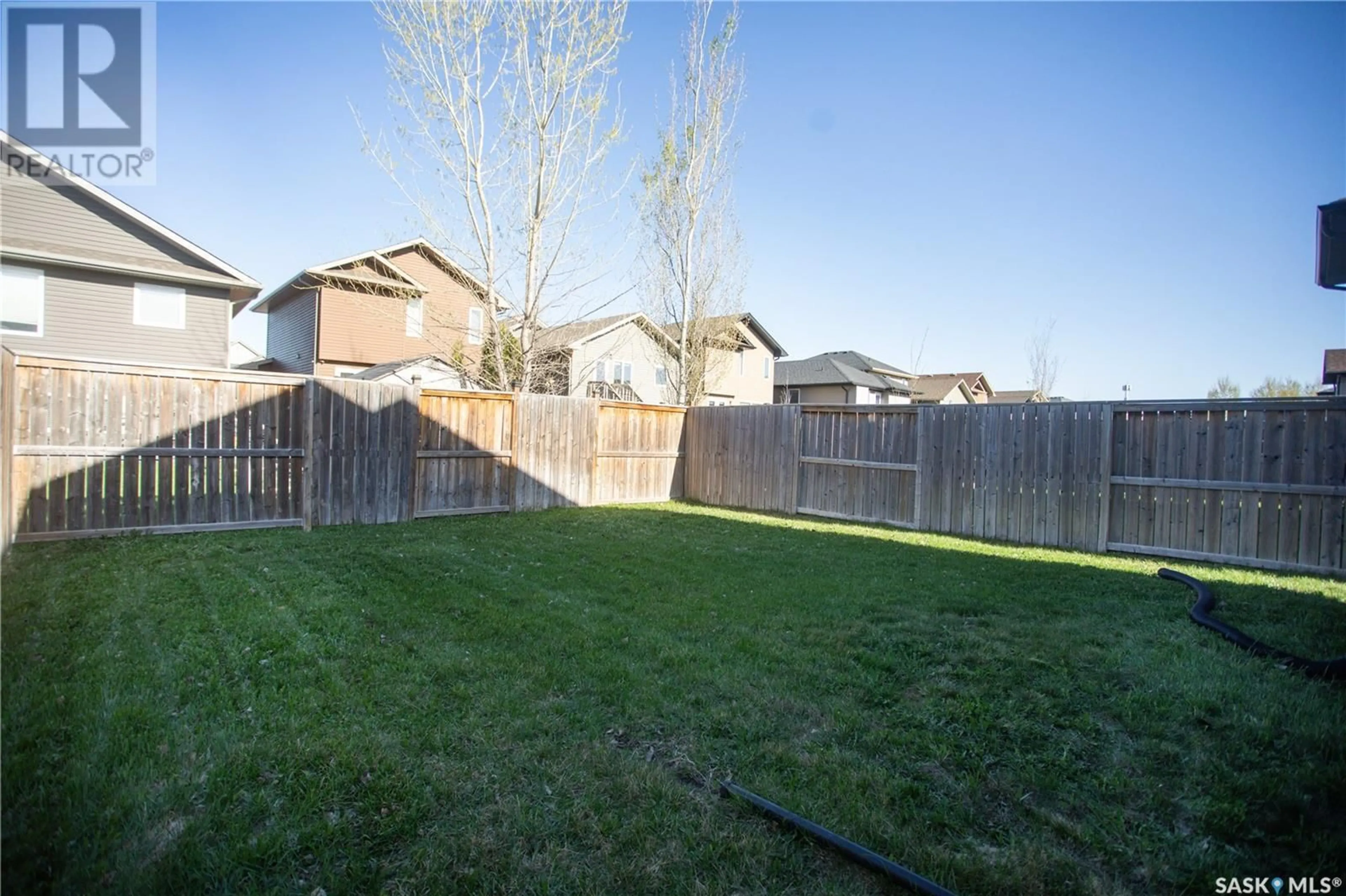 Patio, unknown for 306 HENICK LANE, Saskatoon Saskatchewan S7R0J5