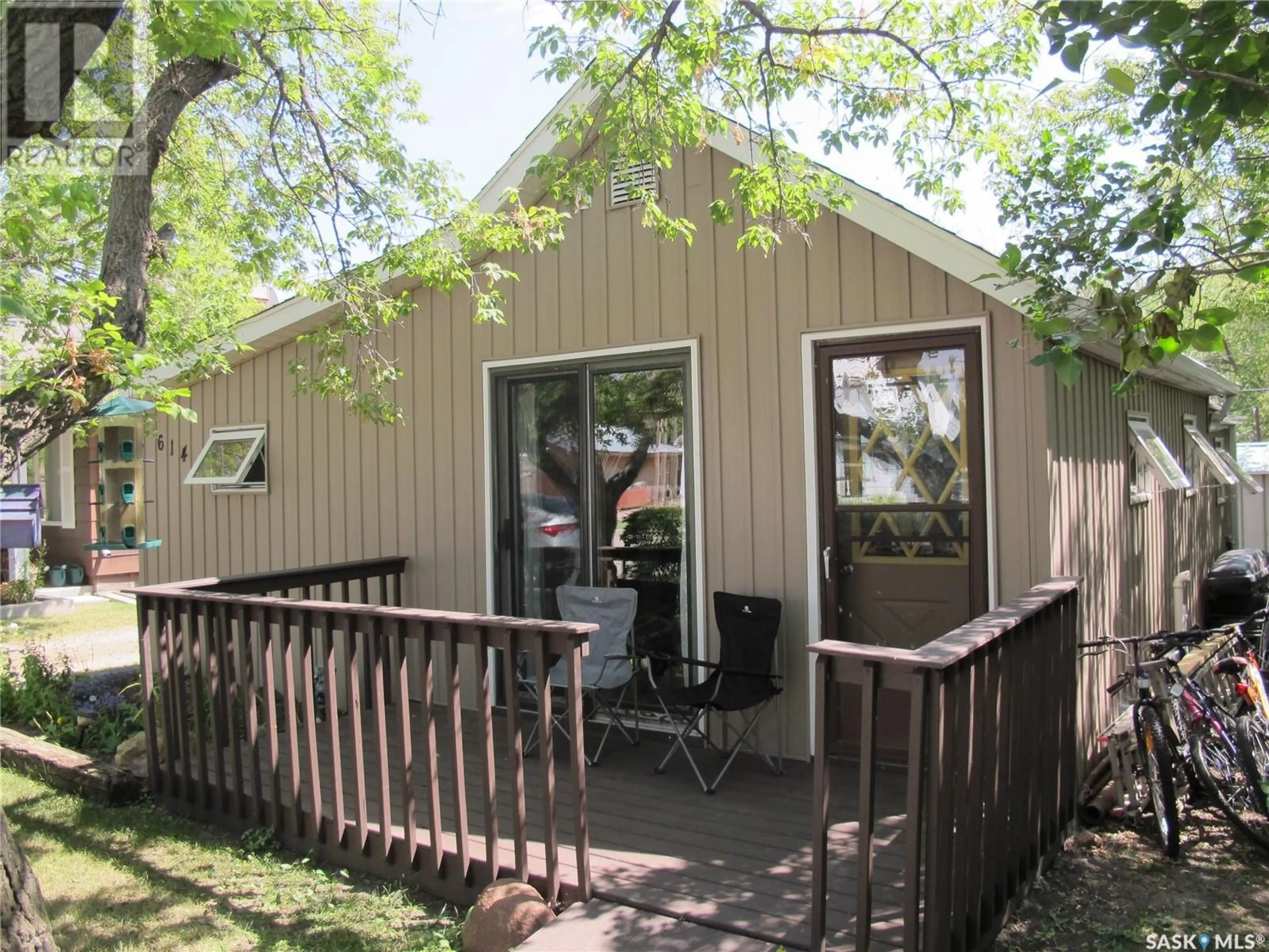 Patio, street for 614 CARBON AVENUE, Bienfait Saskatchewan S0C0M0