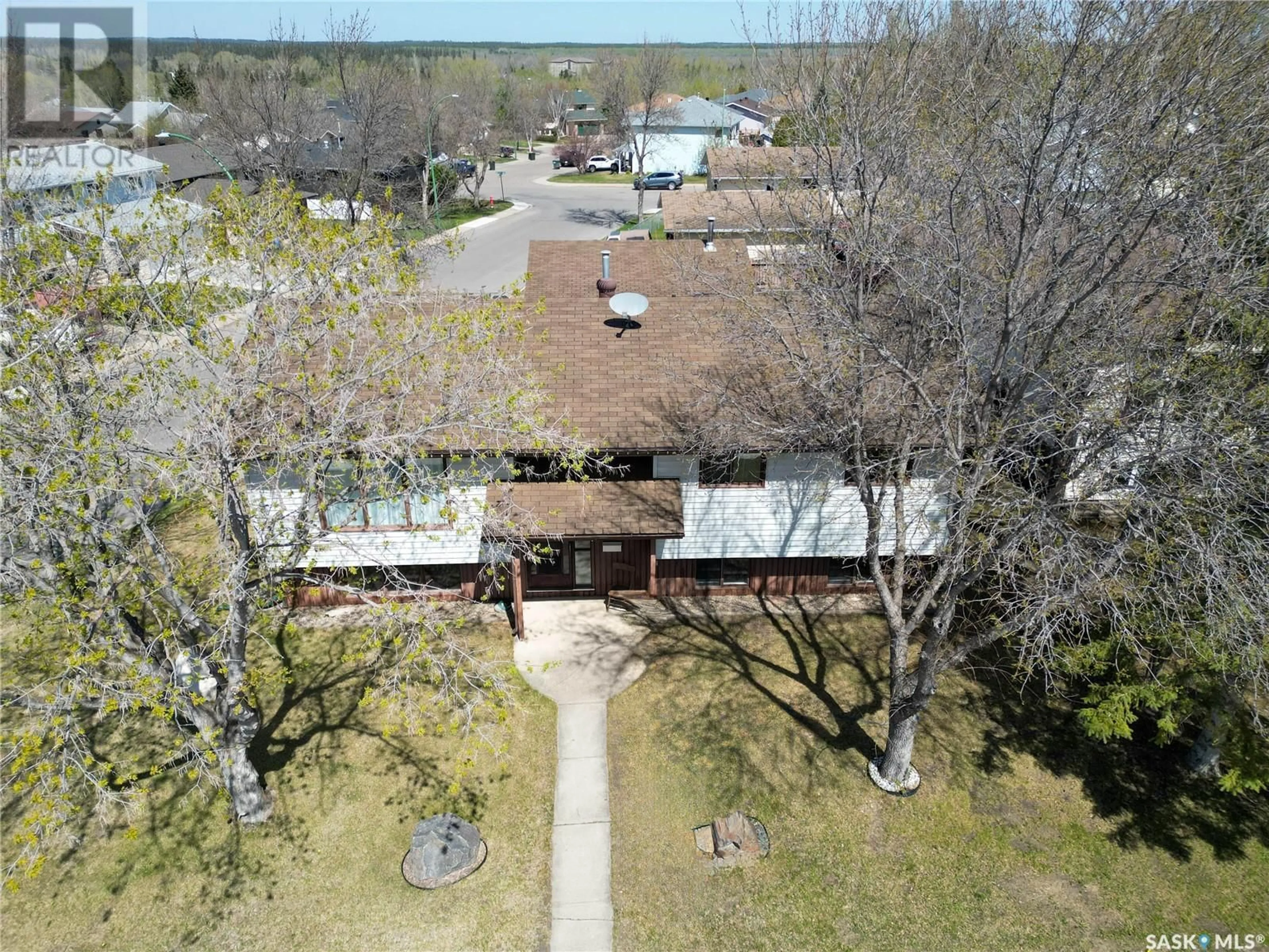 A pic from outside/outdoor area/front of a property/back of a property/a pic from drone, unknown for 1722 DAISLEY ROAD, Prince Albert Saskatchewan S6V7E4