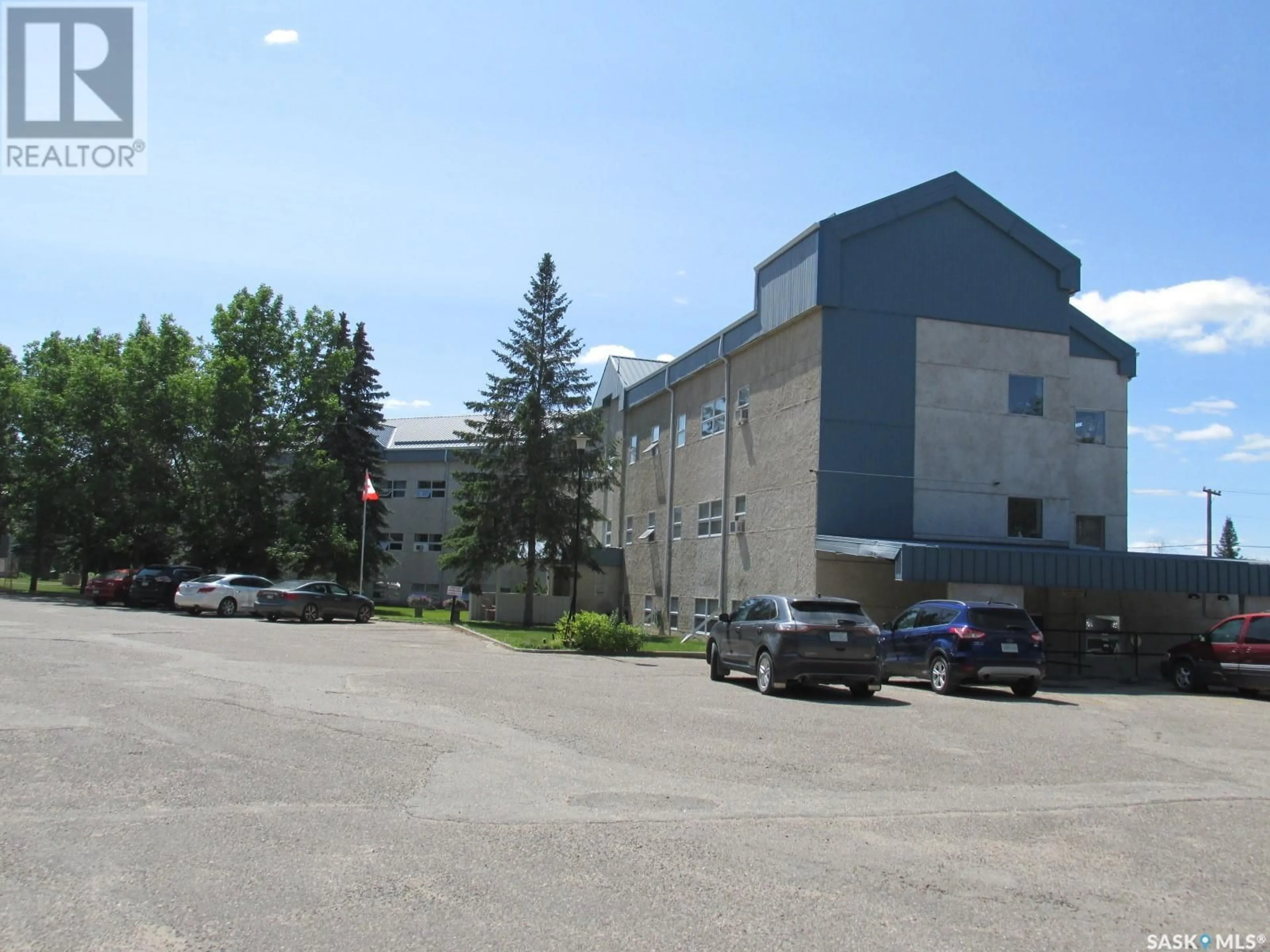 Parking for 102 - 306 102 MANOR DRIVE, Nipawin Saskatchewan S0E1E0