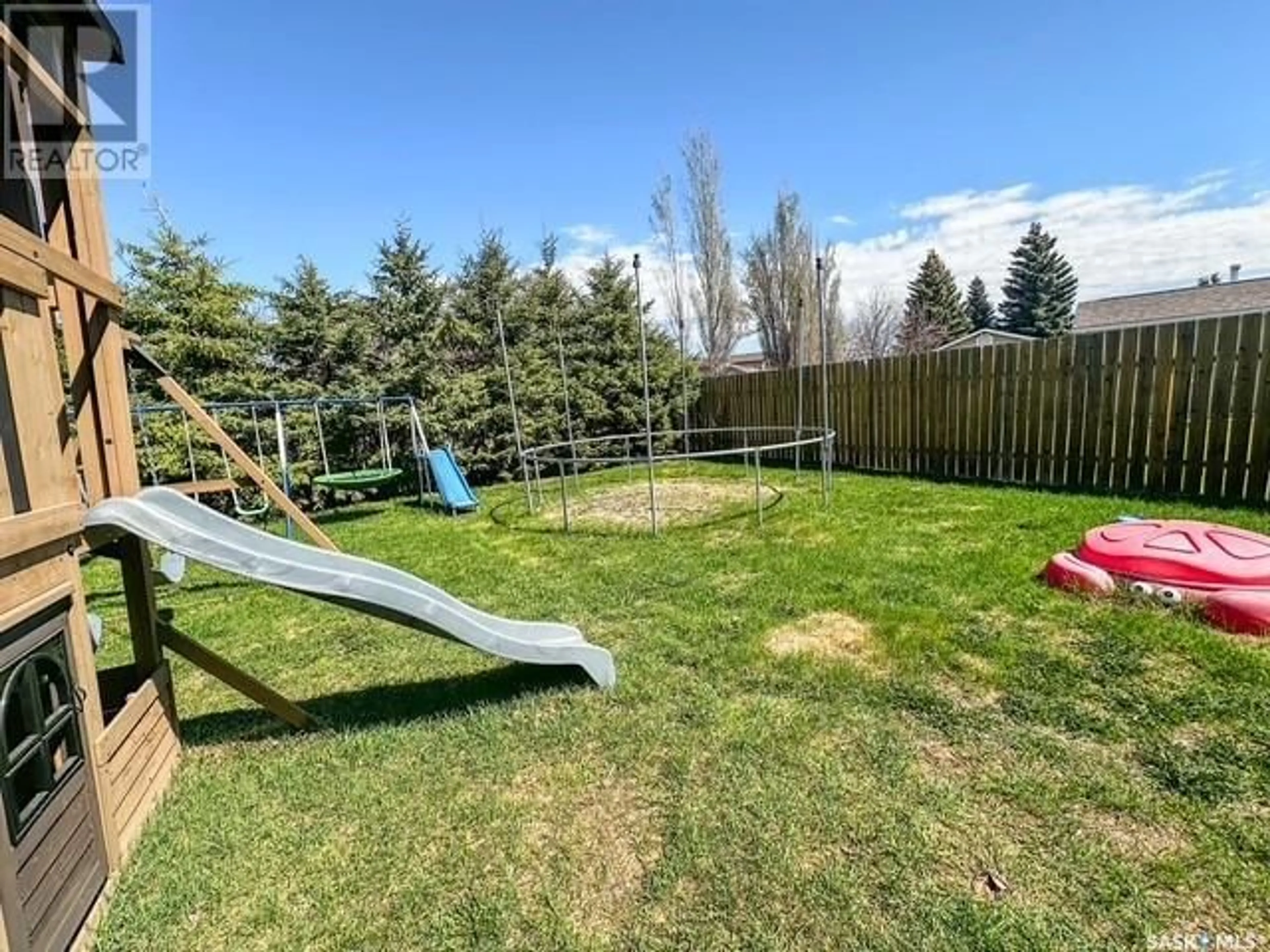 A pic from outside/outdoor area/front of a property/back of a property/a pic from drone, unknown for 23 MORRISON DRIVE, Yorkton Saskatchewan S3N3N5