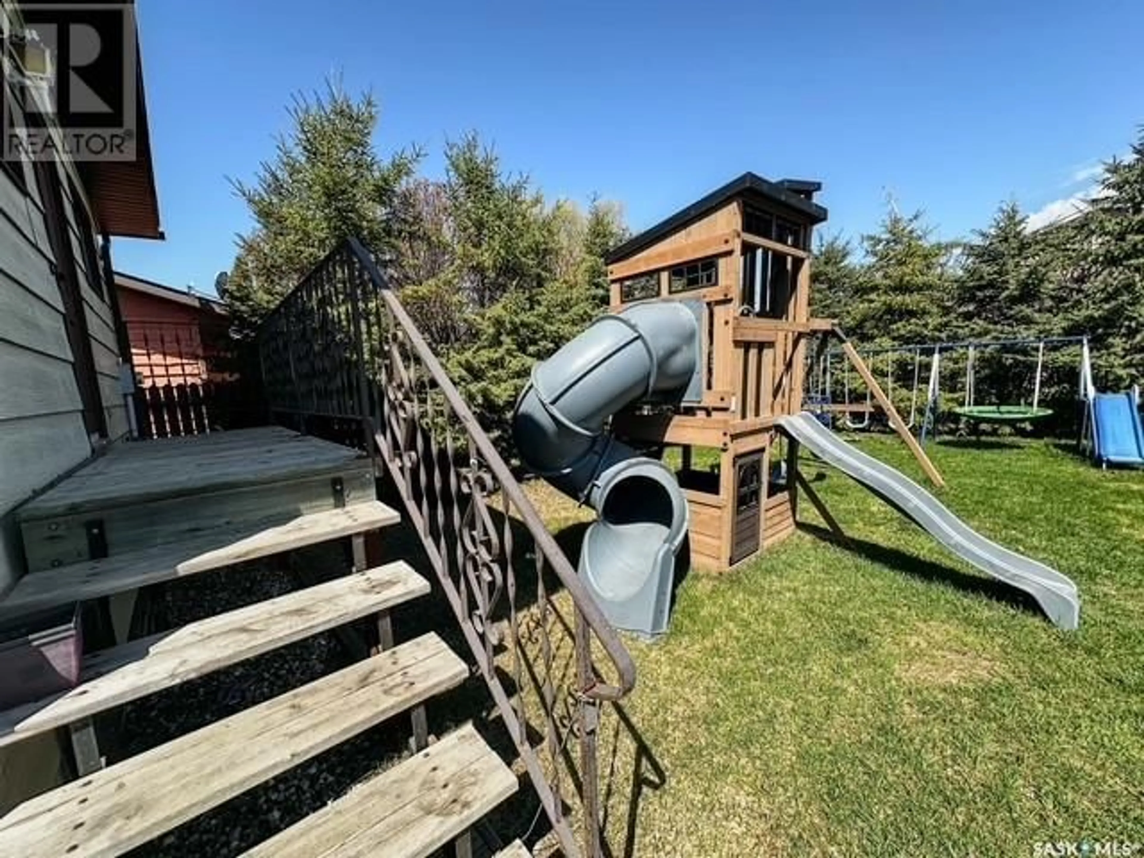 A pic from outside/outdoor area/front of a property/back of a property/a pic from drone, unknown for 23 MORRISON DRIVE, Yorkton Saskatchewan S3N3N5
