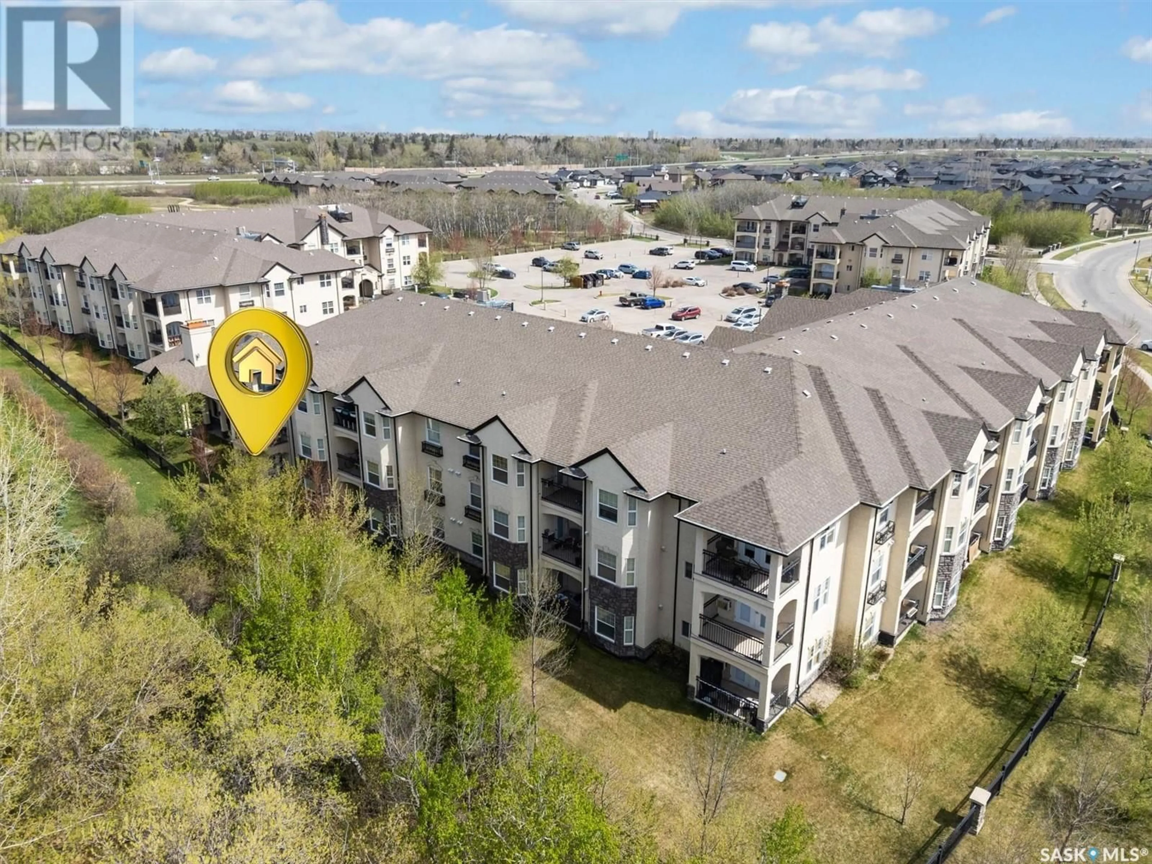 A pic from outside/outdoor area/front of a property/back of a property/a pic from drone, unknown for 109A HUNTER ROAD, Saskatoon Saskatchewan S7T0J7