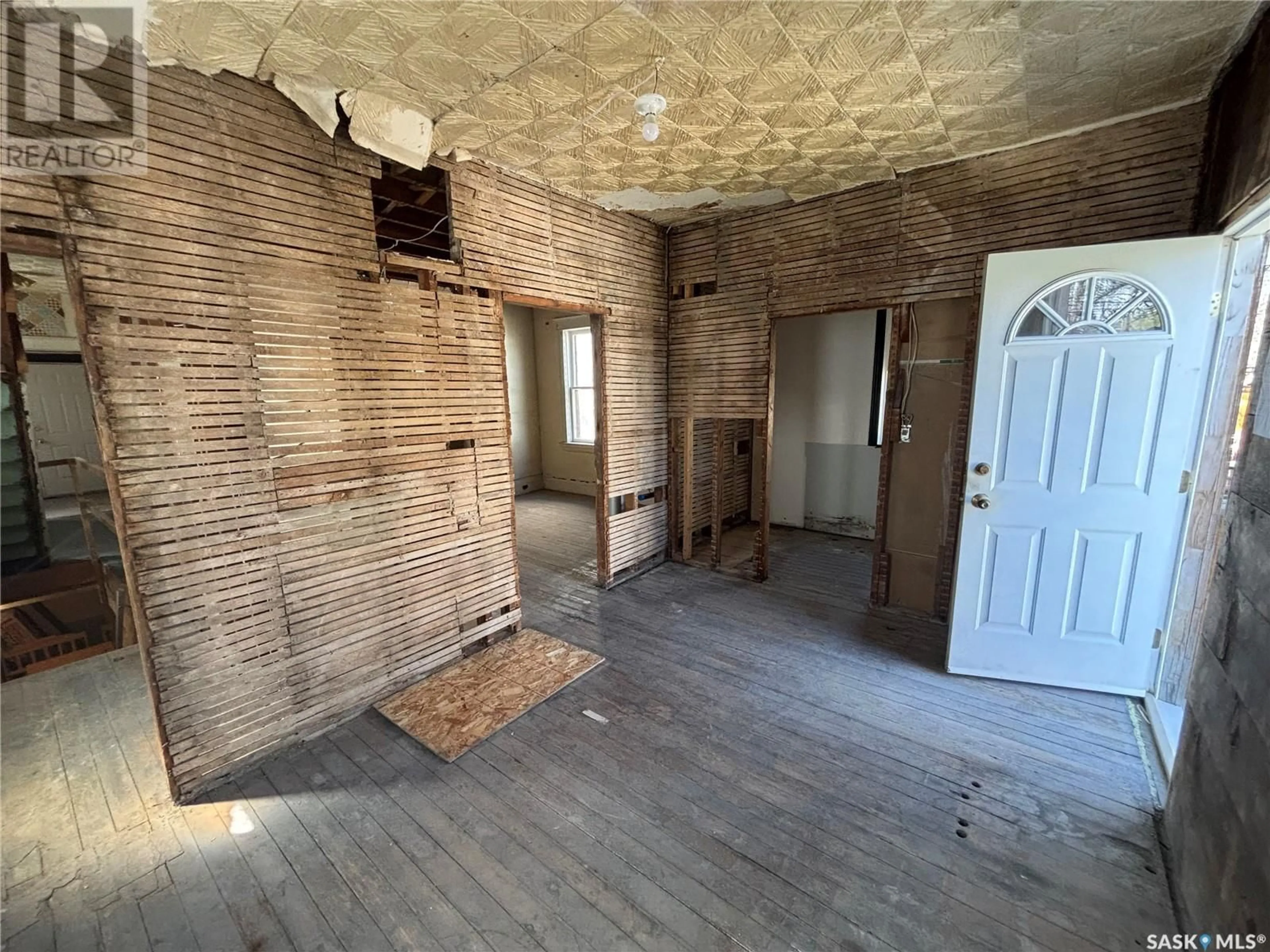 A pic of a room for 2345 MONTREAL STREET, Regina Saskatchewan S4P1L9