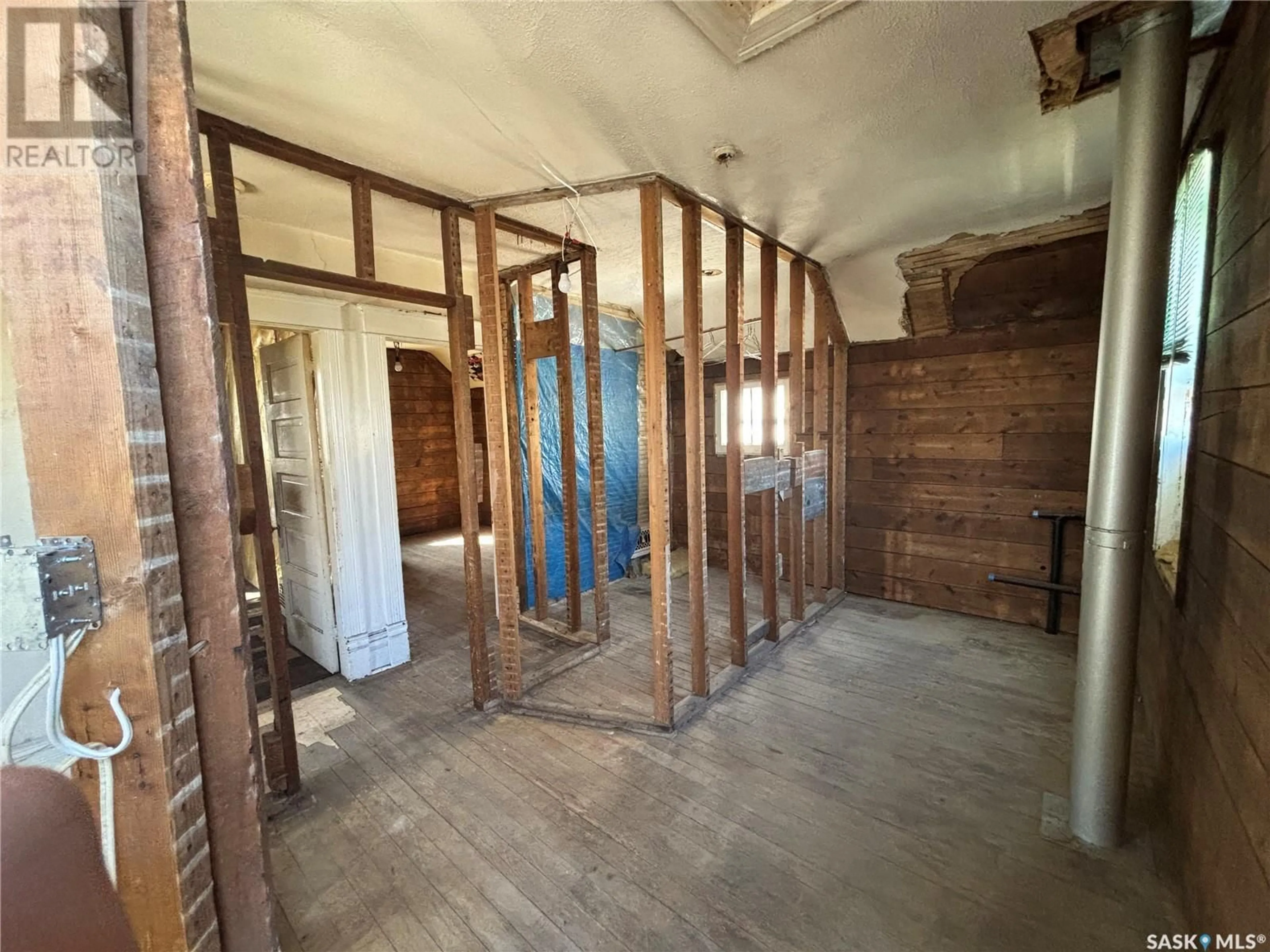 A pic of a room for 2345 MONTREAL STREET, Regina Saskatchewan S4P1L9