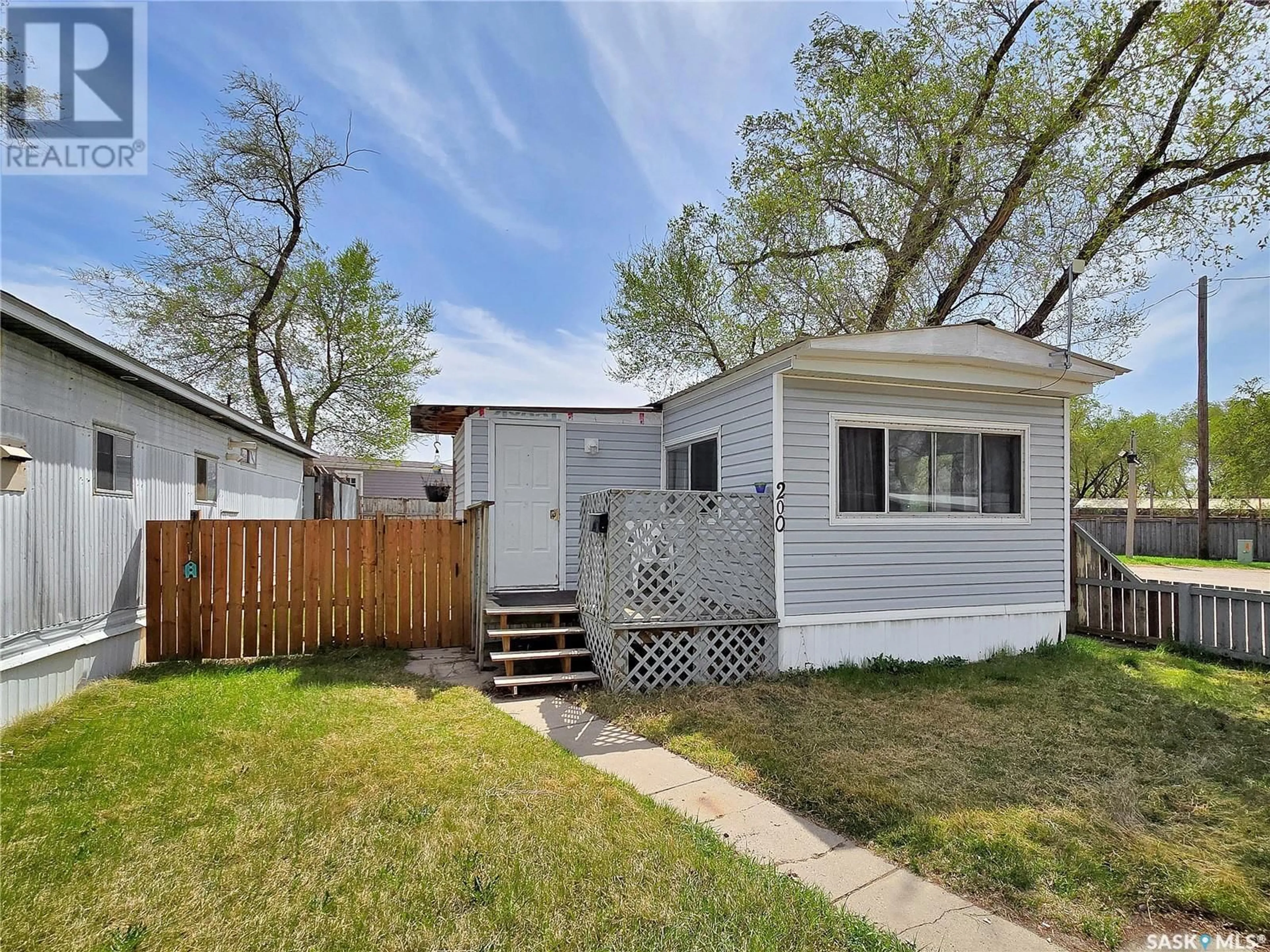 Unknown for 200 1524 RAYNER AVENUE, Saskatoon Saskatchewan S7N1Y1