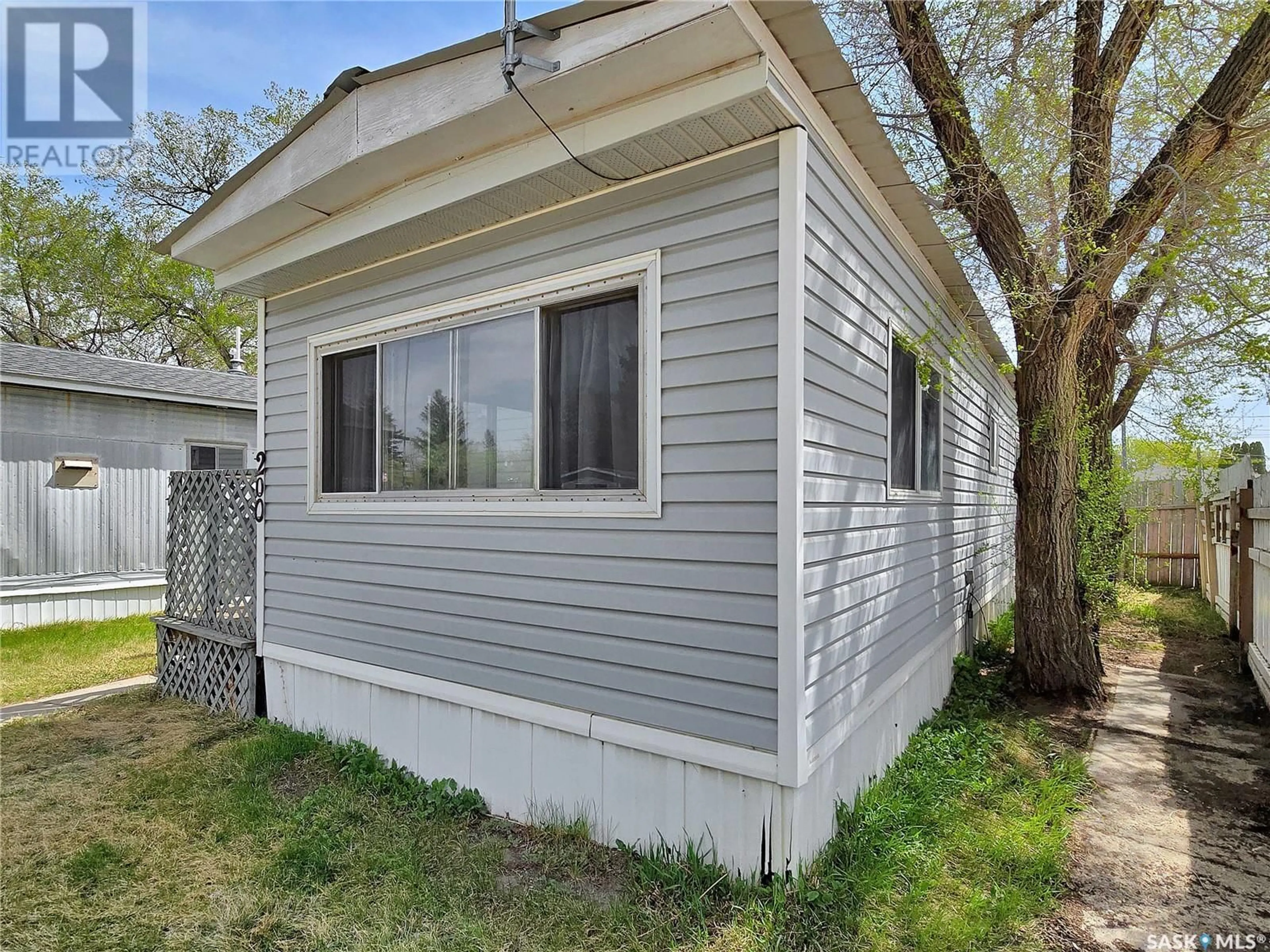 Shed for 200 1524 RAYNER AVENUE, Saskatoon Saskatchewan S7N1Y1