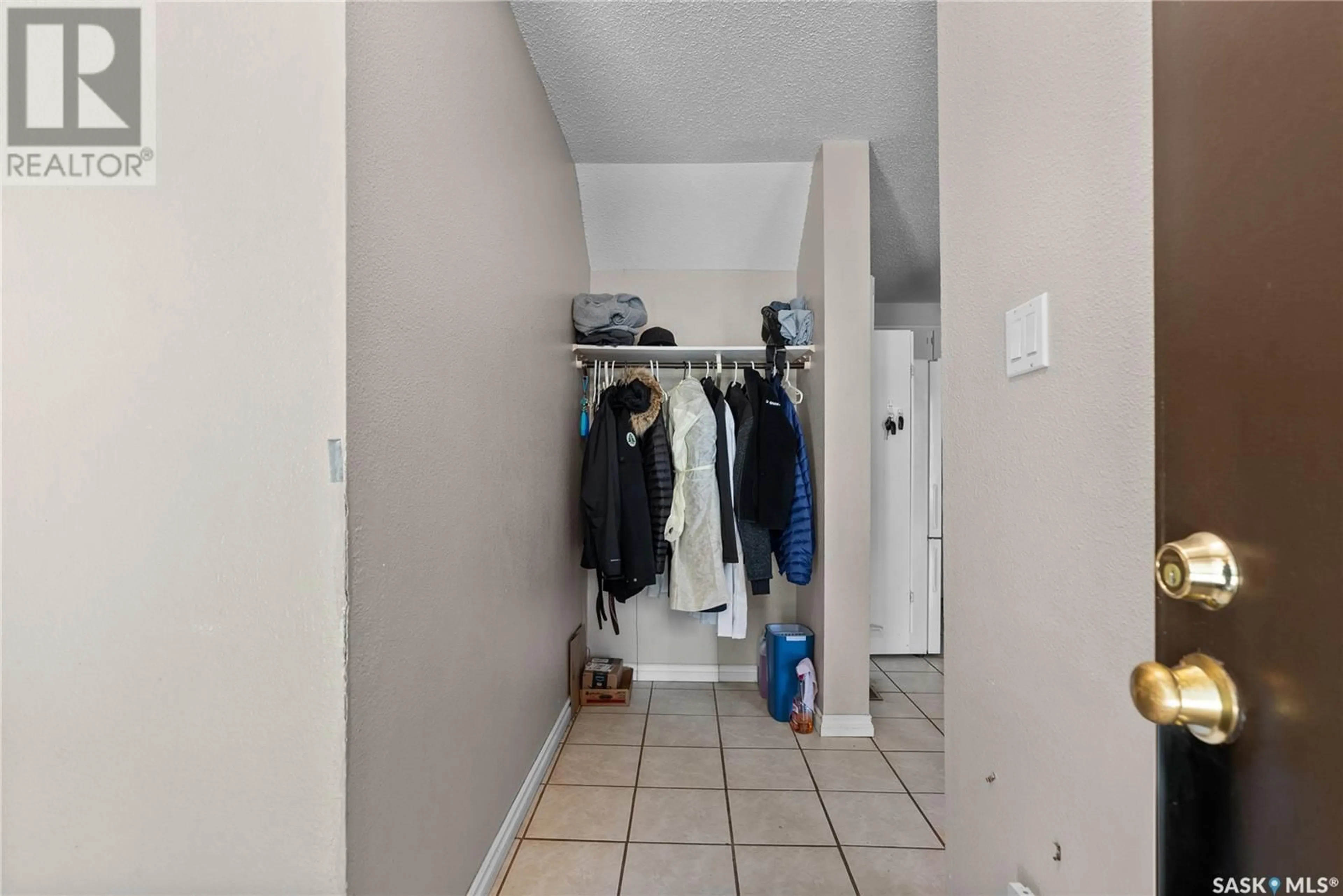 Unknown for E - 716 425 115TH STREET, Saskatoon Saskatchewan S7N2E5