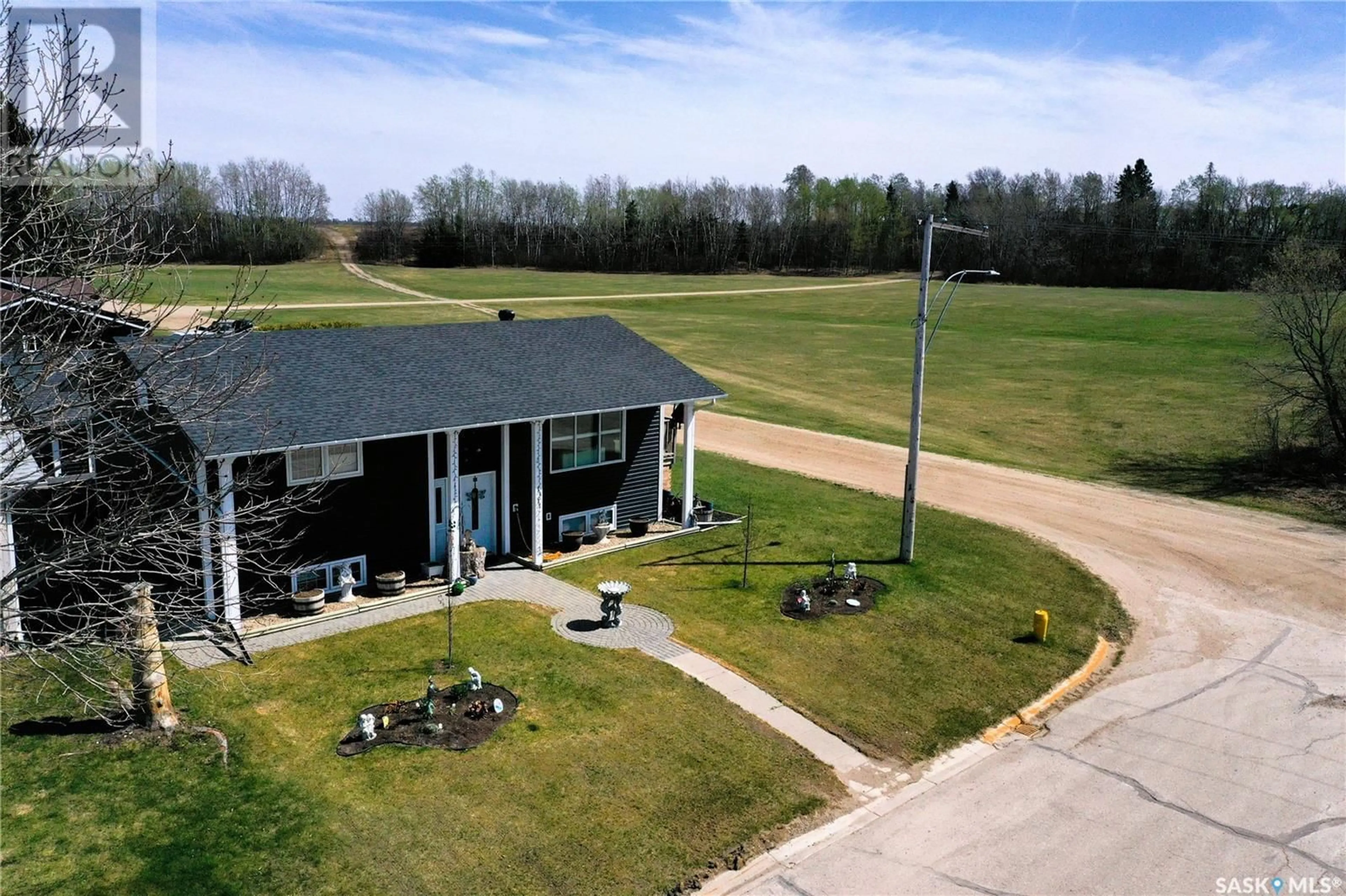 A pic from outside/outdoor area/front of a property/back of a property/a pic from drone, building for 1311 2ND STREET, Nipawin Saskatchewan S0E1E0