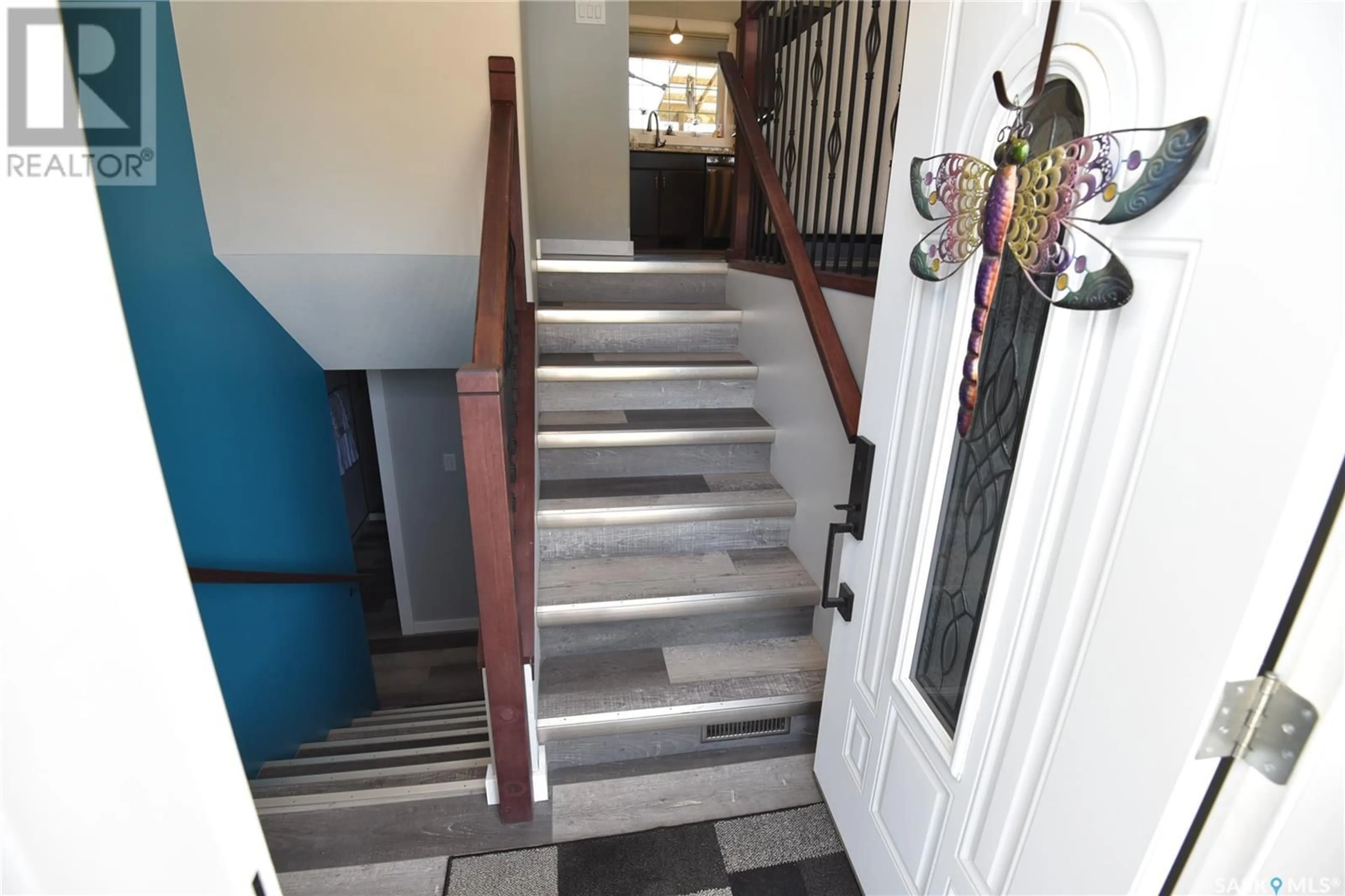 Indoor foyer for 1311 2ND STREET, Nipawin Saskatchewan S0E1E0