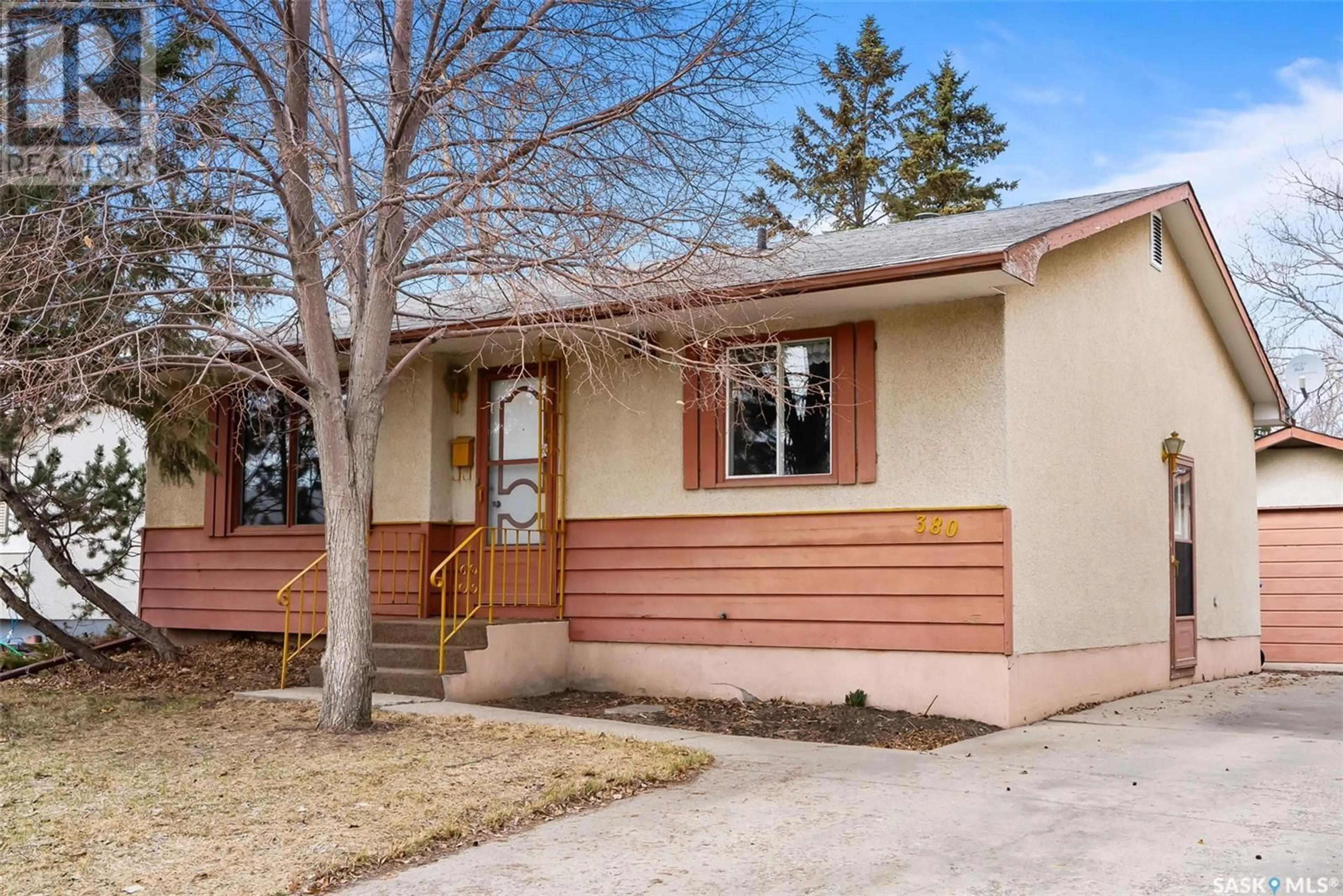 Home with vinyl exterior material, street for 380 CAVENDISH STREET, Regina Saskatchewan S4N4K2